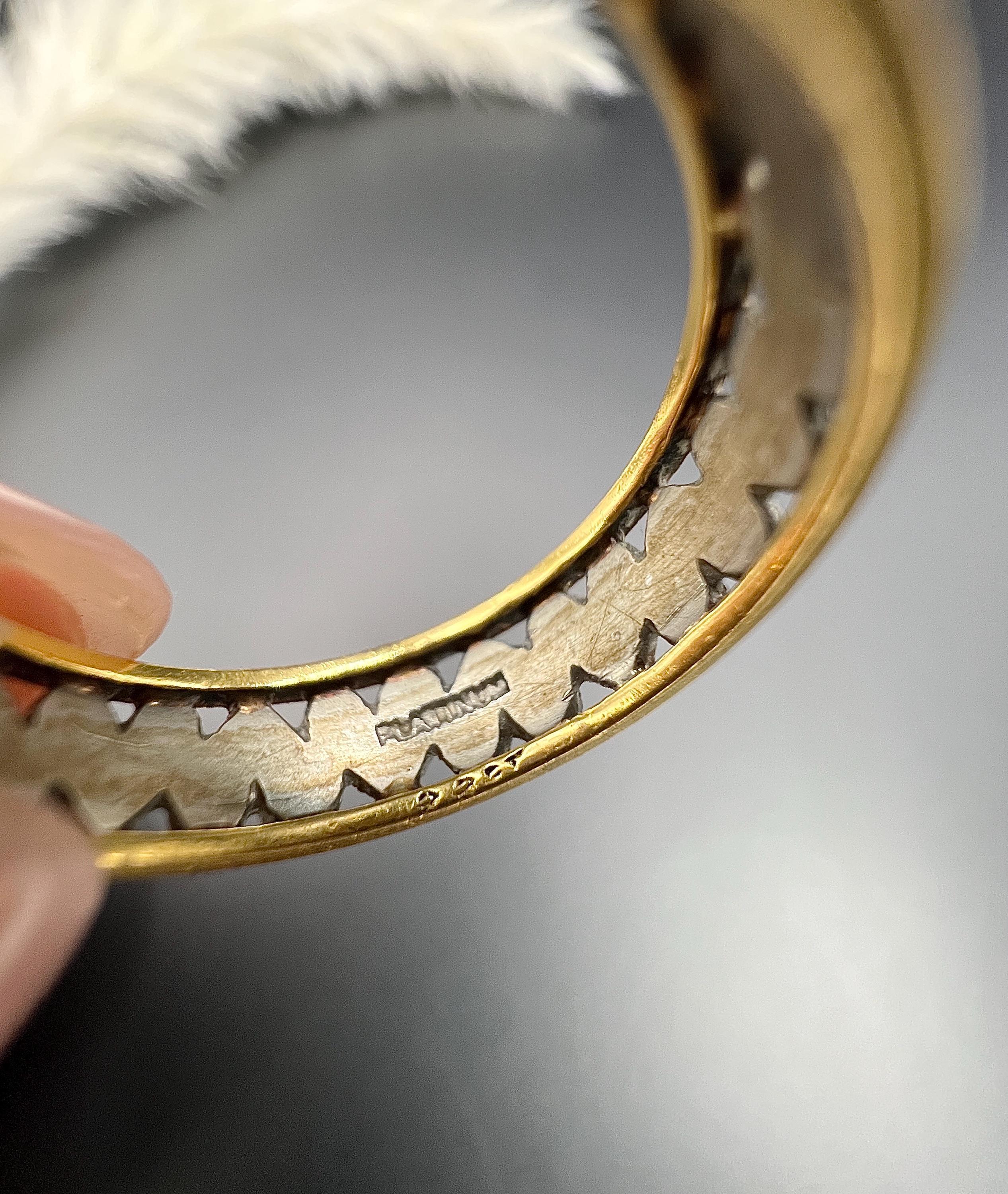 Vintage 22ct Gold & Platinum, 1940s Heart Band Ring For Sale 4
