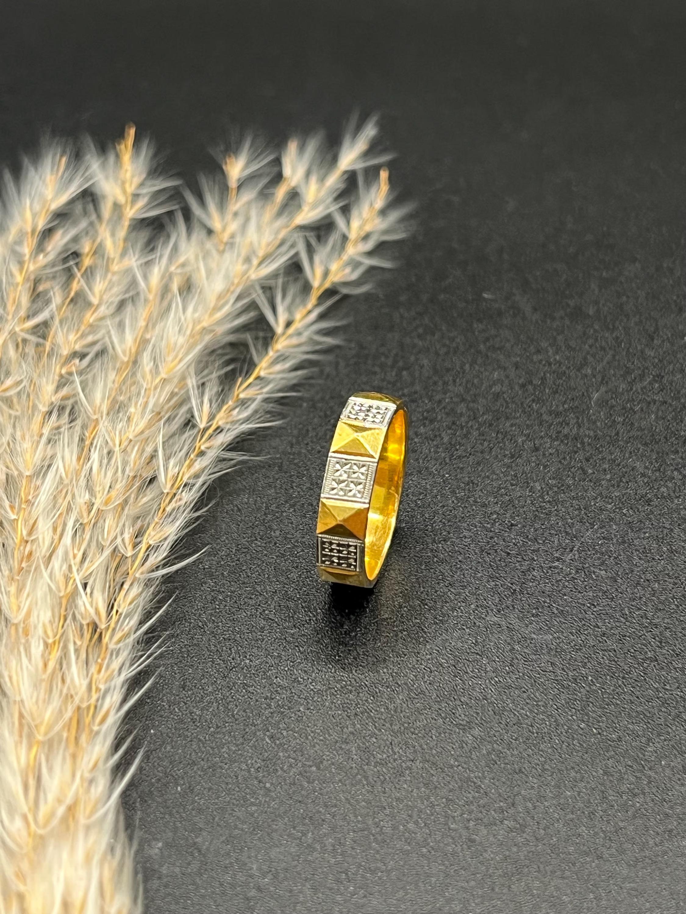 Fascia d'oro 22ct e platino d'epoca, con marchio Londra 1960 in vendita 3