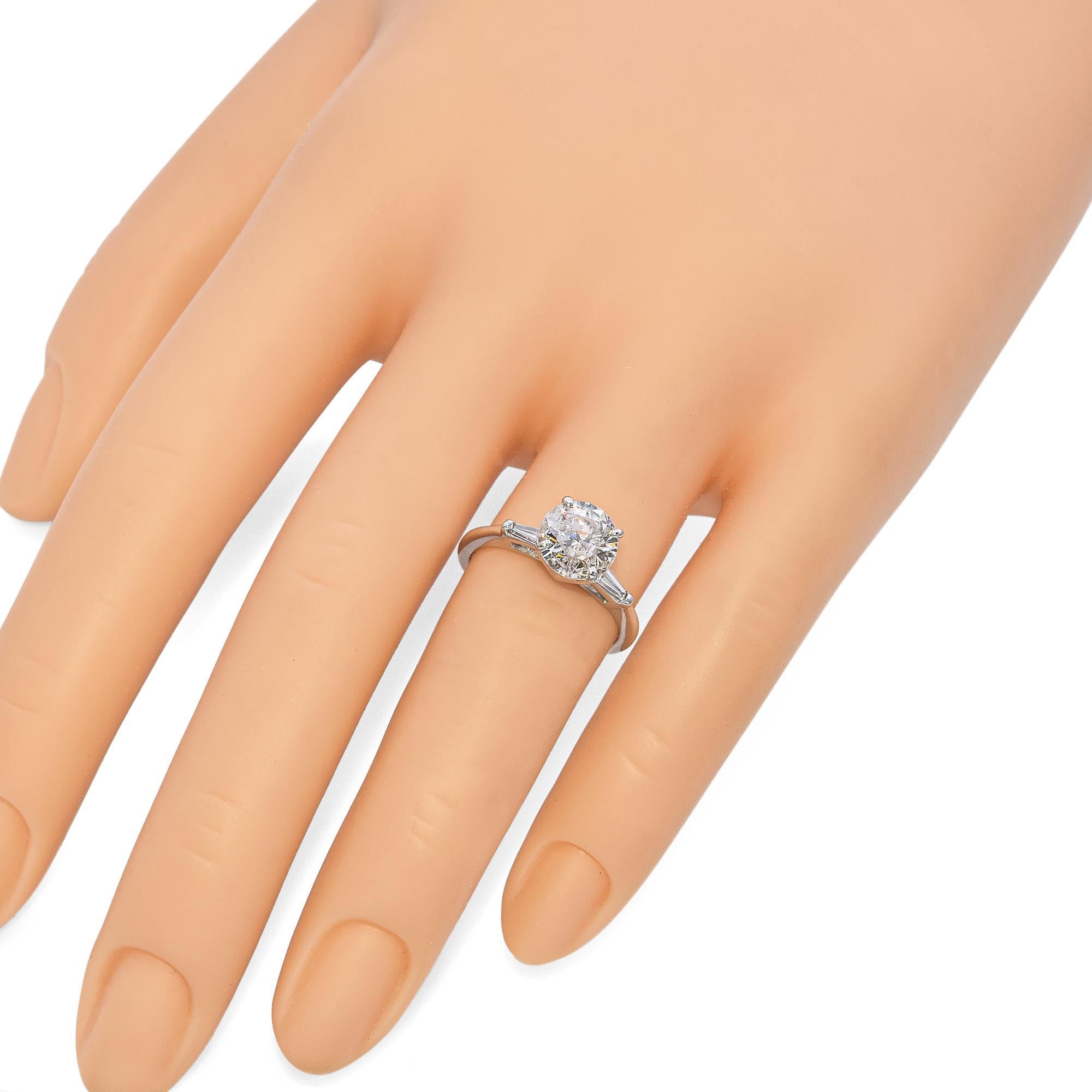 Taille ronde Vintage 2.2ct Round Brilliant Diamond White Gold Engagement Ring en vente