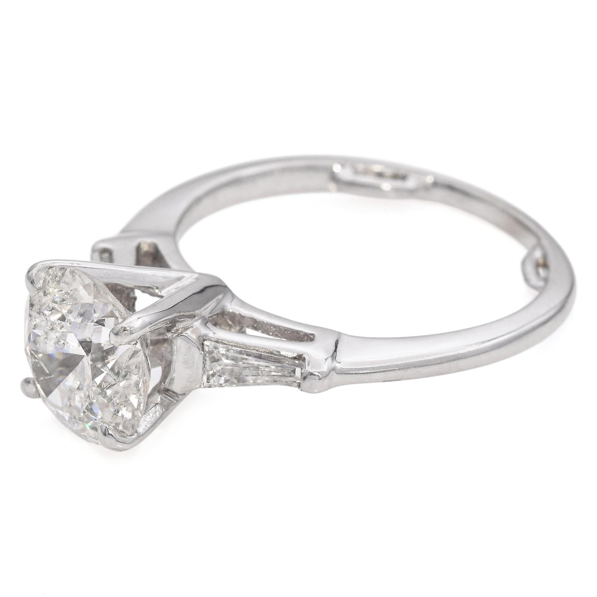 Vintage 2.2ct Round Brilliant Diamond White Gold Engagement Ring Bon état - En vente à New York, NY