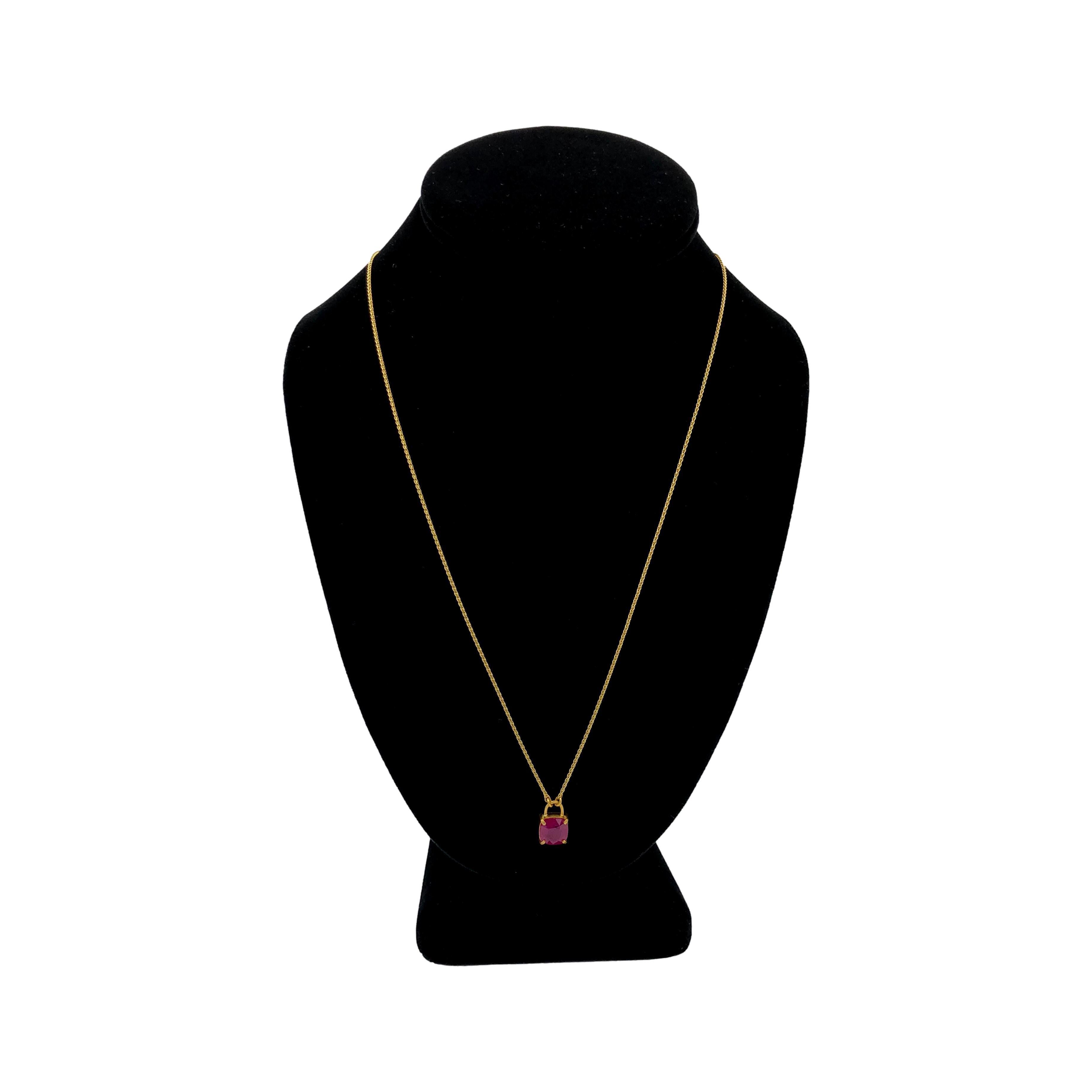 Collar Vintage de Oro Amarillo de 22K / 18K con Colgante de Rubí - 24 Pulgadas, Hecho a Mano en Excelente estado para la venta en New York, NY