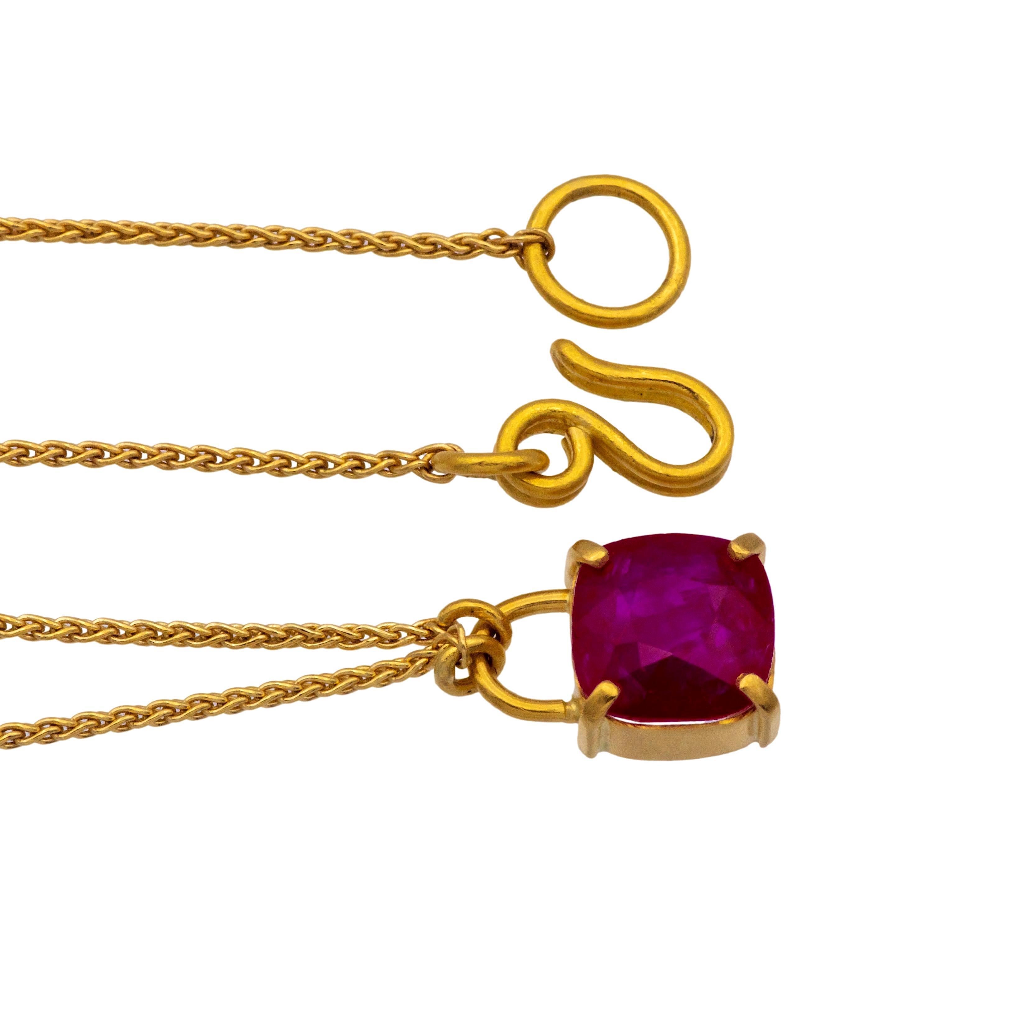 Femenino o masculino Collar Vintage de Oro Amarillo de 22K / 18K con Colgante de Rubí - 24 Pulgadas, Hecho a Mano en venta