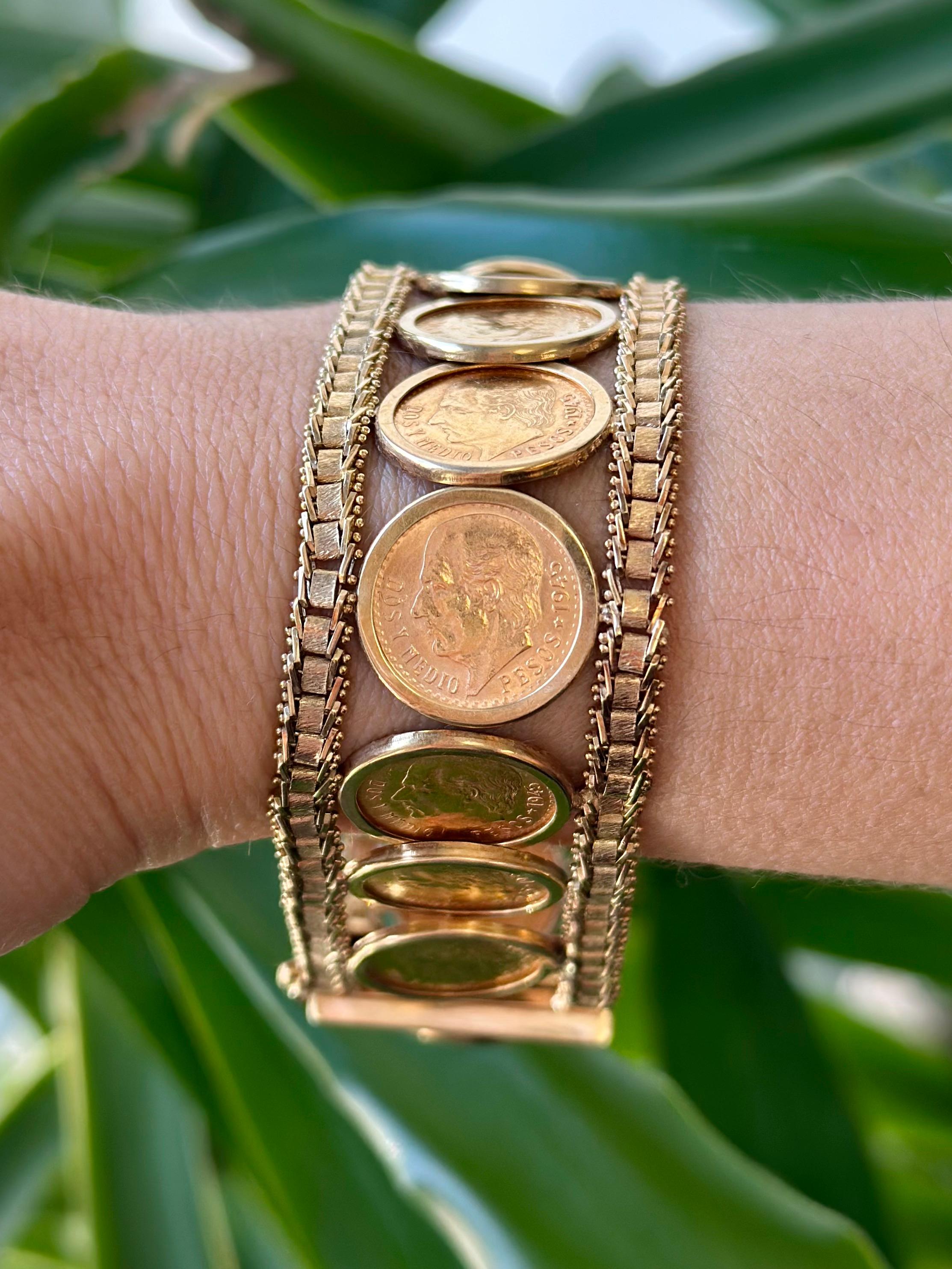 Vintage 22K 1945 2,5 Pesos-Münzen in 14K Gelbgold-Armband für Damen oder Herren im Angebot