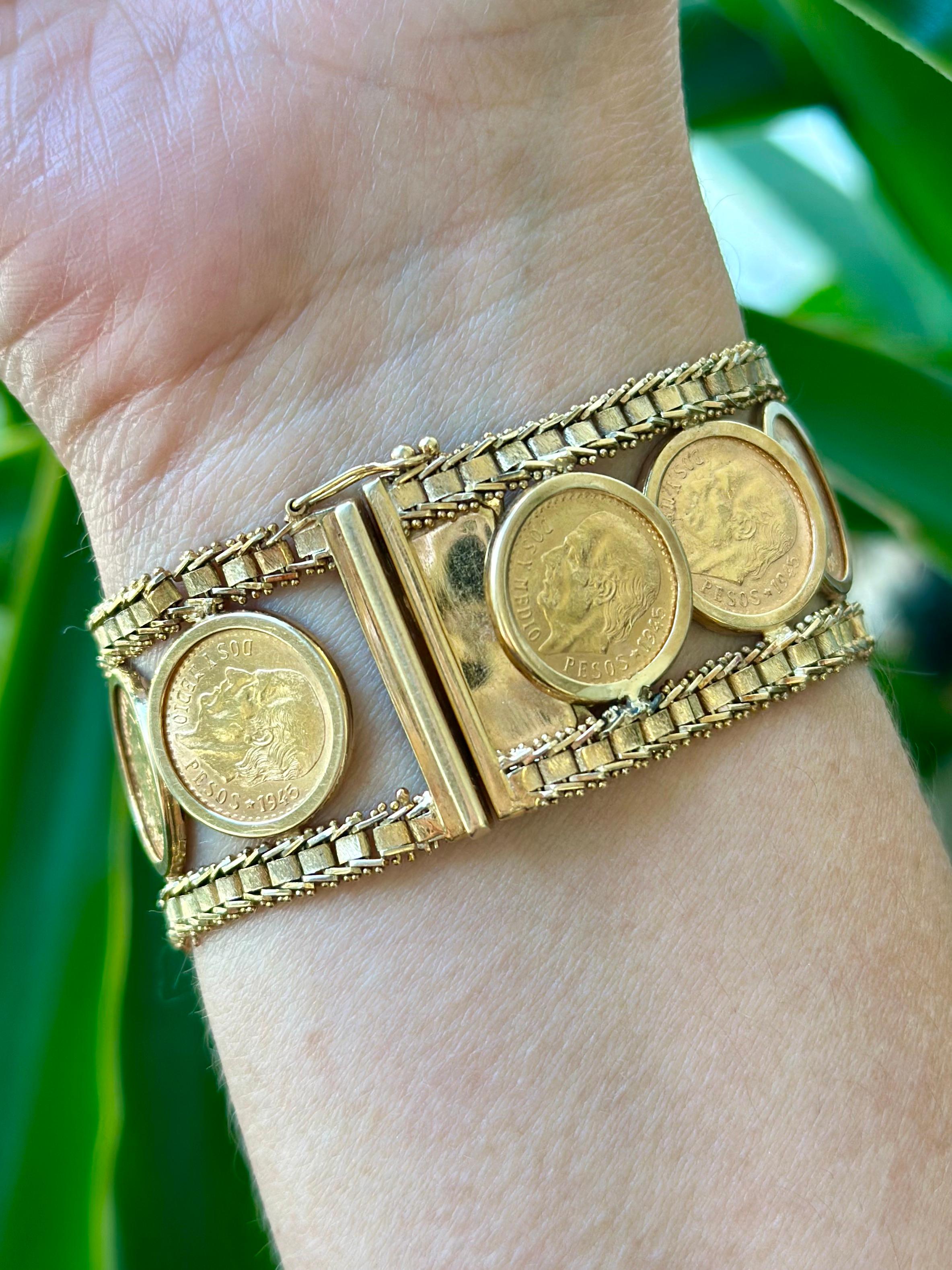 Vintage 22K 1945 2,5 Pesos-Münzen in 14K Gelbgold-Armband im Angebot 1