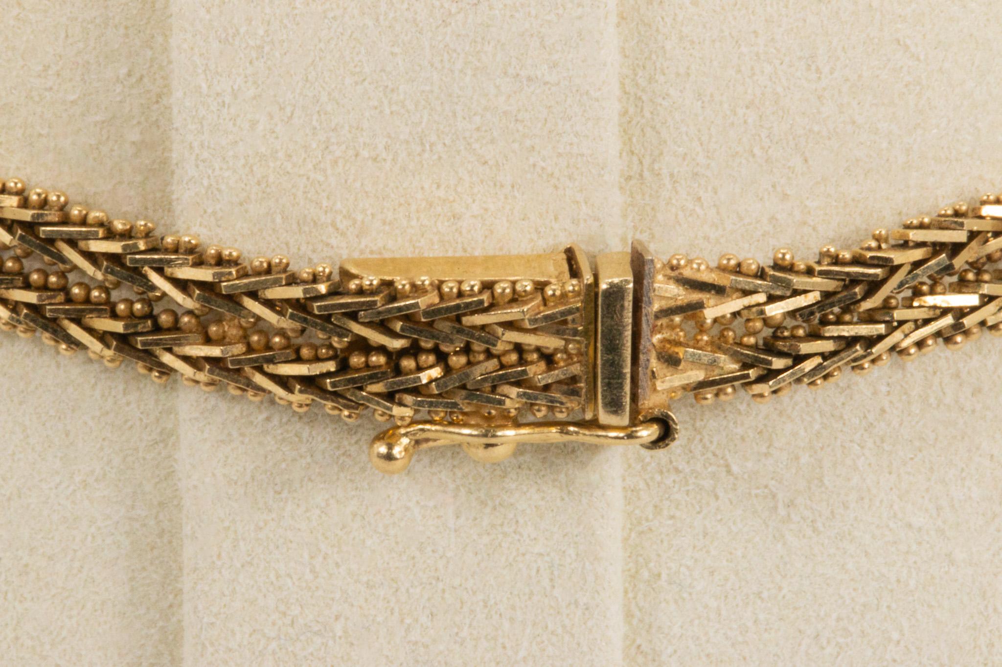 Collar en V Vintage de Oro Amarillo de 14 quilates con Monedas de Dos Pesos de 1945 en venta 6
