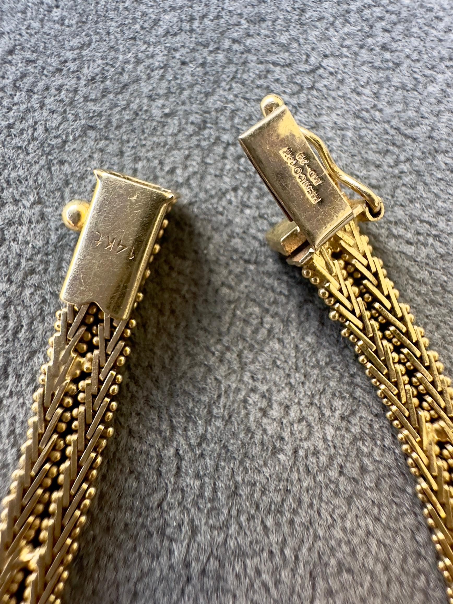 Collar en V Vintage de Oro Amarillo de 14 quilates con Monedas de Dos Pesos de 1945 en venta 7