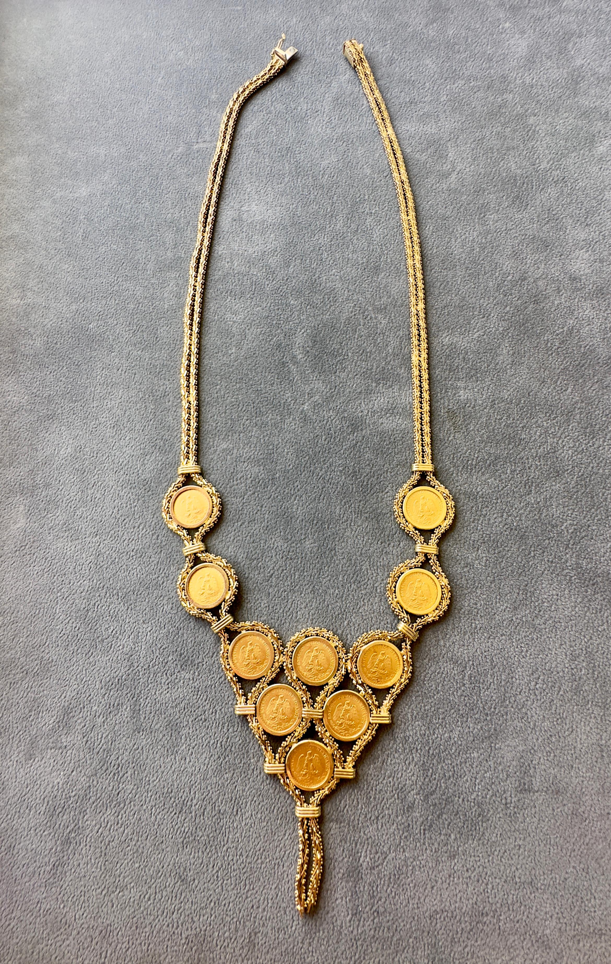 Collar en V Vintage de Oro Amarillo de 14 quilates con Monedas de Dos Pesos de 1945 en venta 2