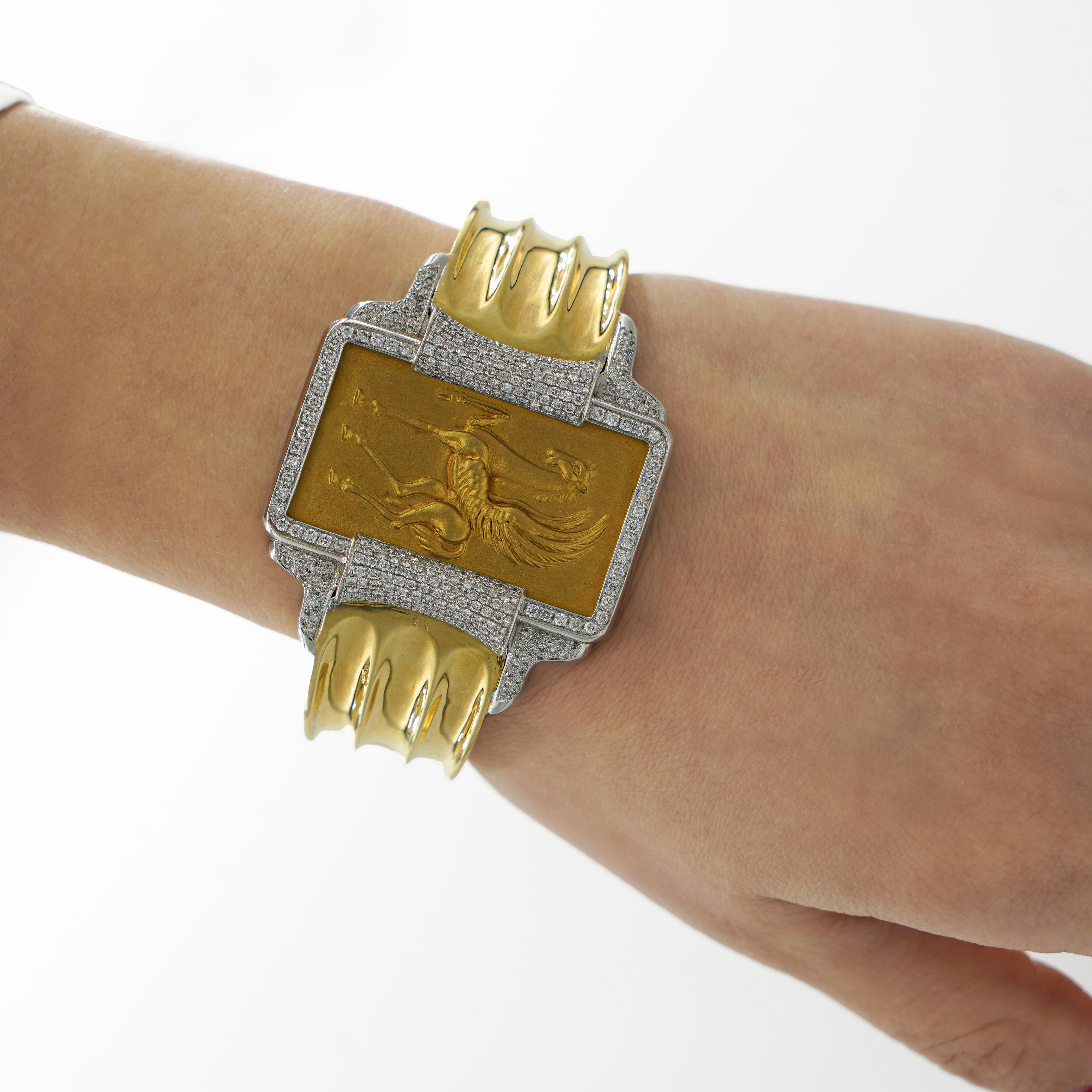 da uomo o donna Bracciale con motivo a pegaso d'epoca a 22 e 18 carati con castone di diamanti in vendita