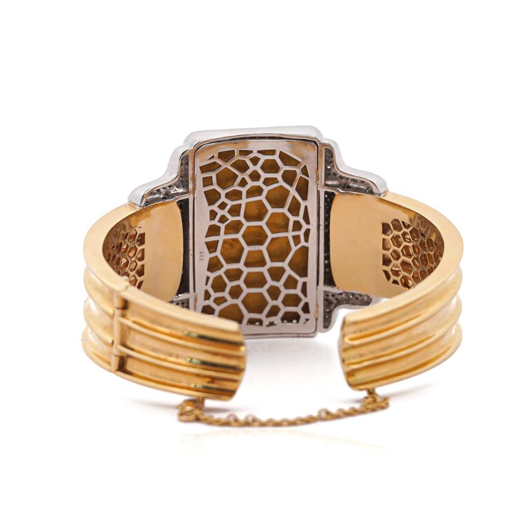 Bracciale con motivo a pegaso d'epoca a 22 e 18 carati con castone di diamanti in vendita 1