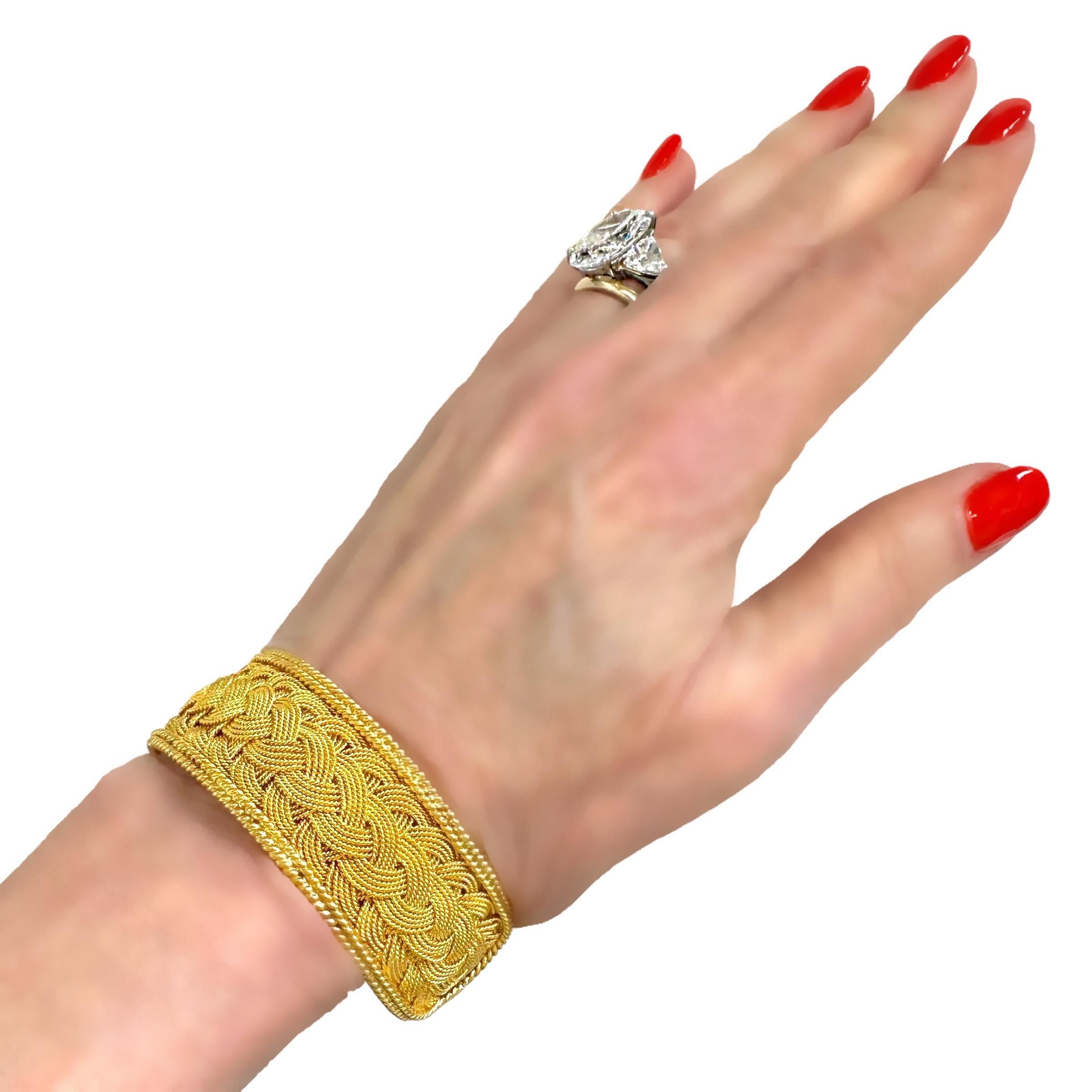 Vintage 22k Gold Artisan Masterpiece Braided Gold Bracelet 1 Inch Wide For Sale 2