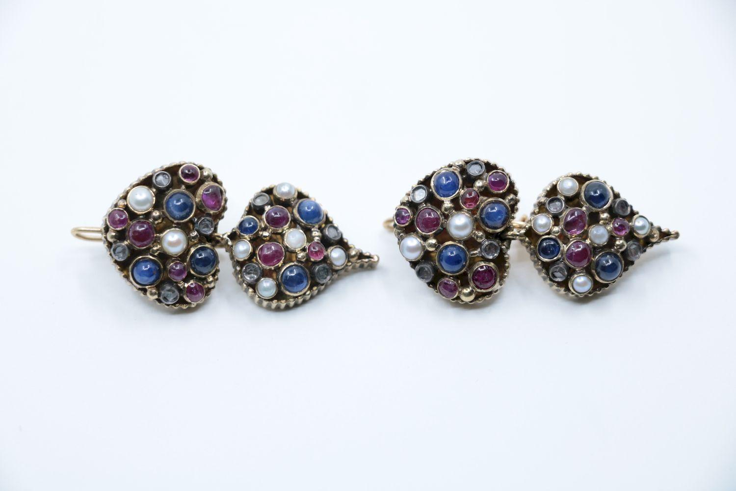 Vintage 22K Gold Indain Mughal Gem Set Earrings In Good Condition For Sale In Flushing, NY