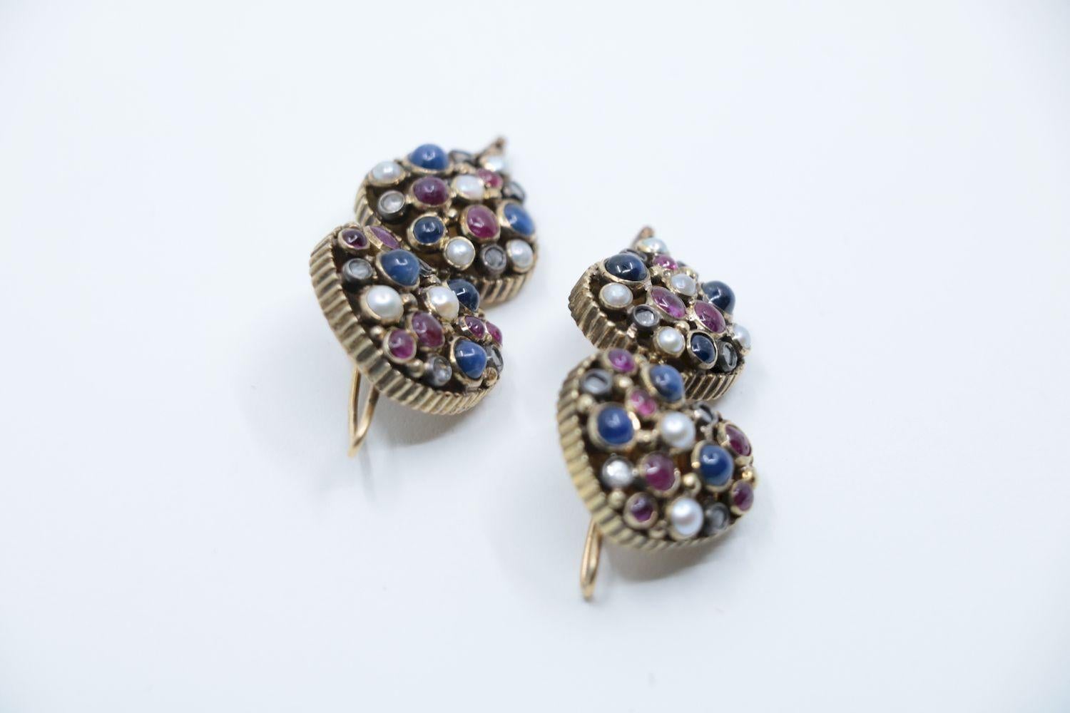 Vintage 22K Gold Indain Mughal Gem Set Earrings For Sale 1