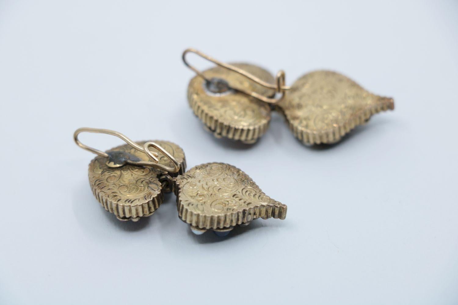Vintage 22K Gold Indain Mughal Gem Set Earrings For Sale 3