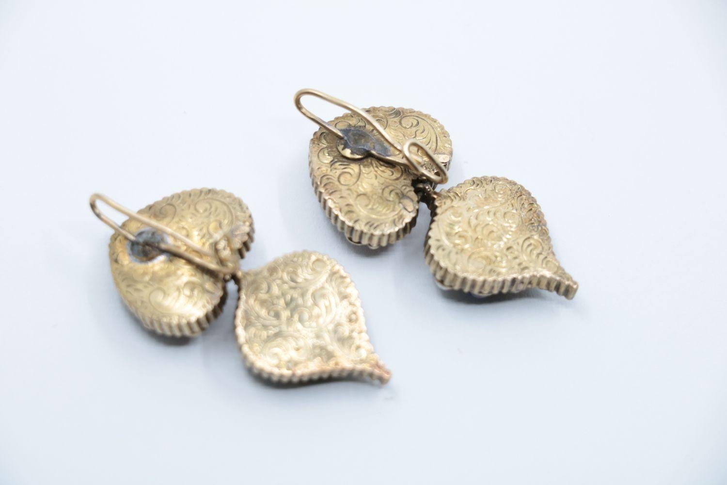 Vintage 22K Gold Indain Mughal Gem Set Earrings For Sale 4