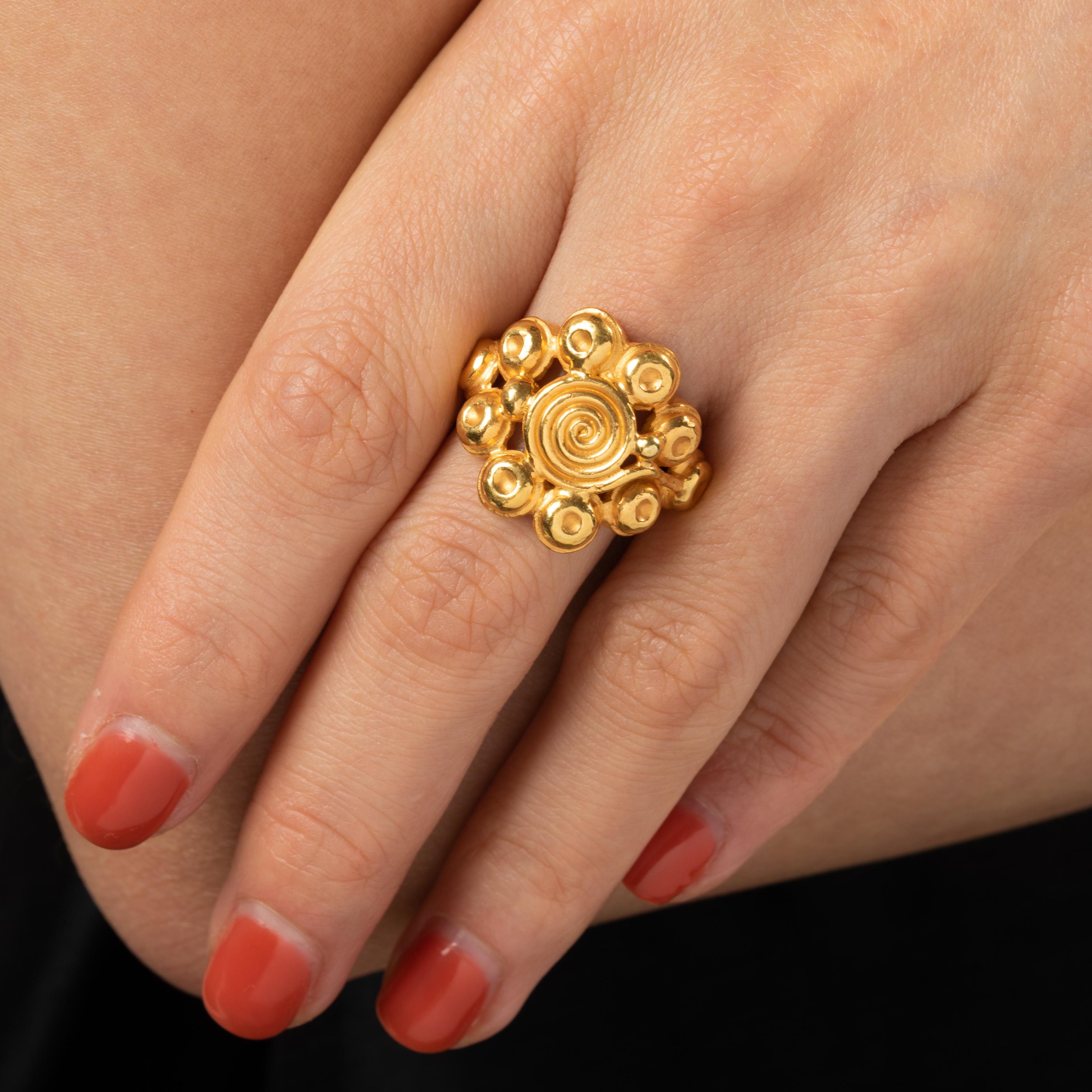 Vintage 22k Gold Ring by Zolotas For Sale 2