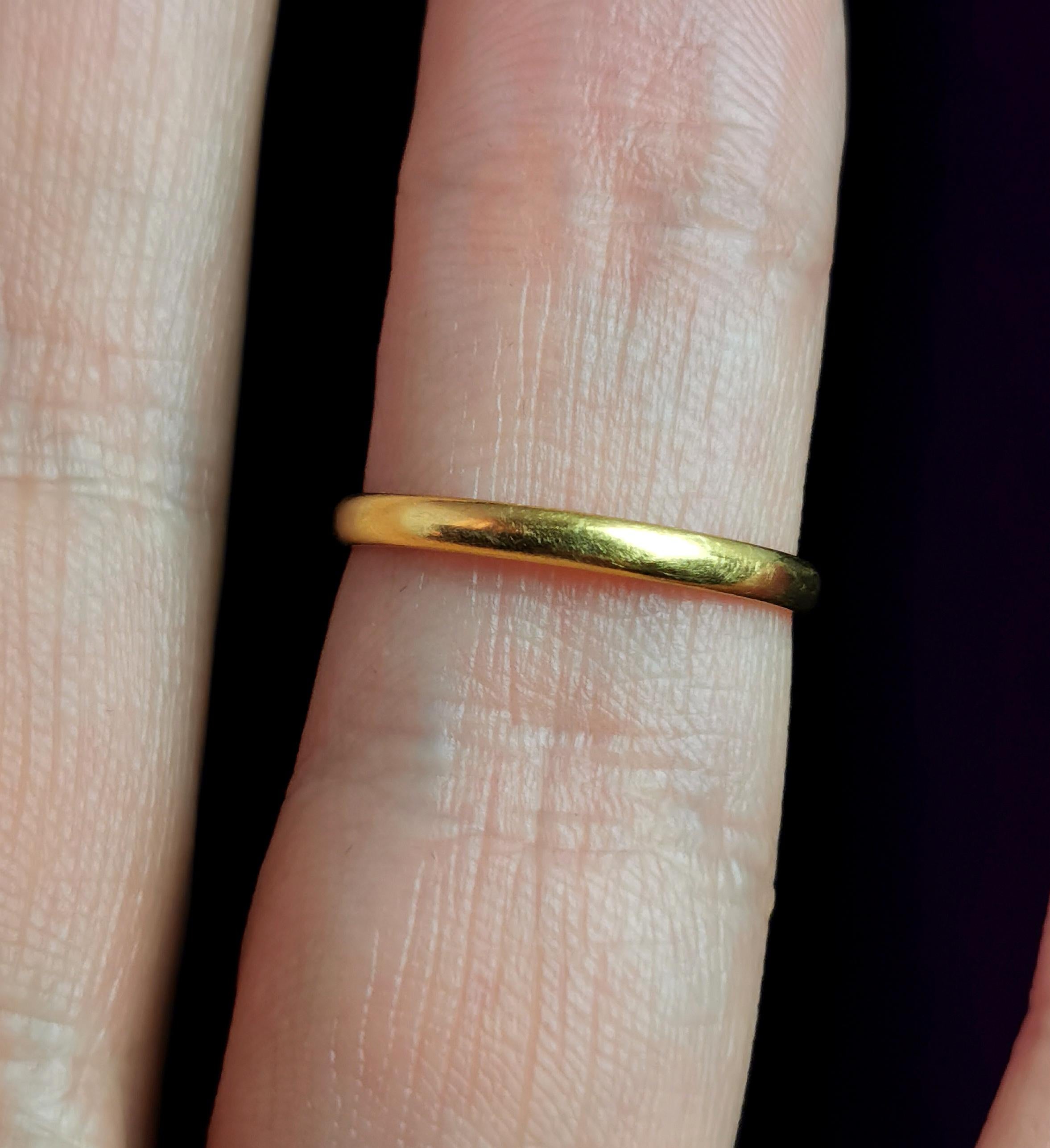 Vintage 22k yellow gold band ring, wedding, 1930's  In Good Condition In NEWARK, GB