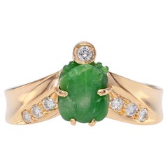 Vintage 22k Yellow Gold Carved Jadeite Frog and Diamond Ring