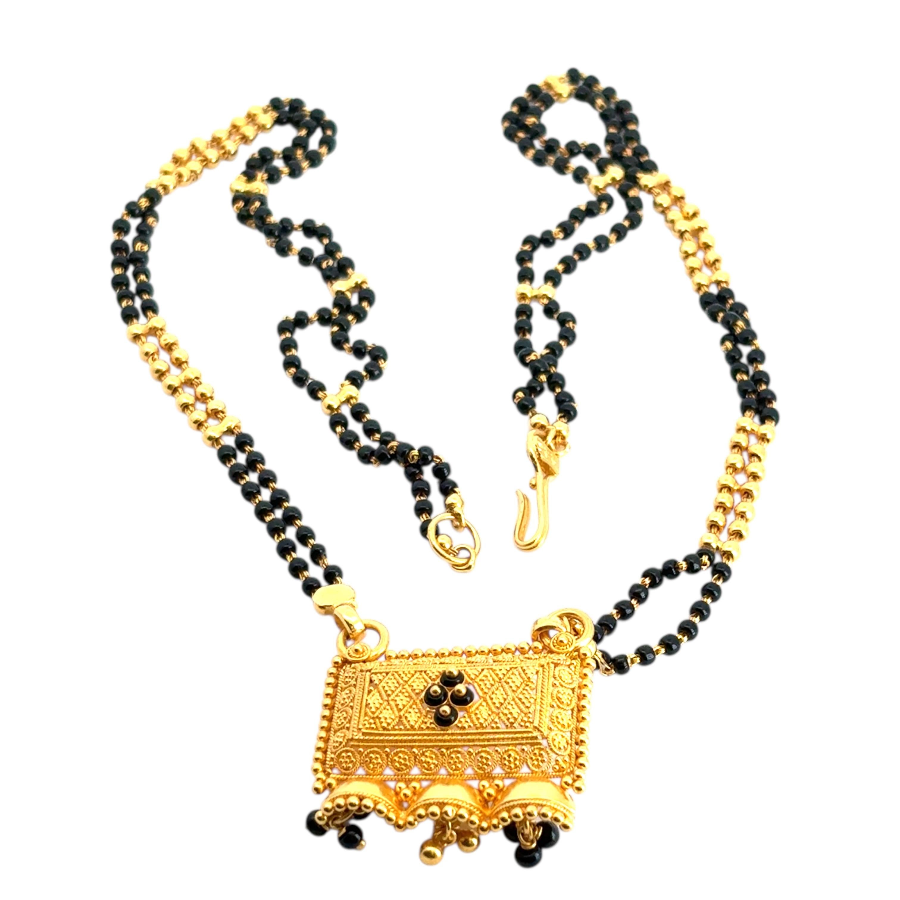 Halskette mit kühnem Anhänger, 22 Karat Gelbgold, doppelreihiger Schwarzgoldperlen-Perlen- und kühnem Vintage-Anhänger im Angebot 6