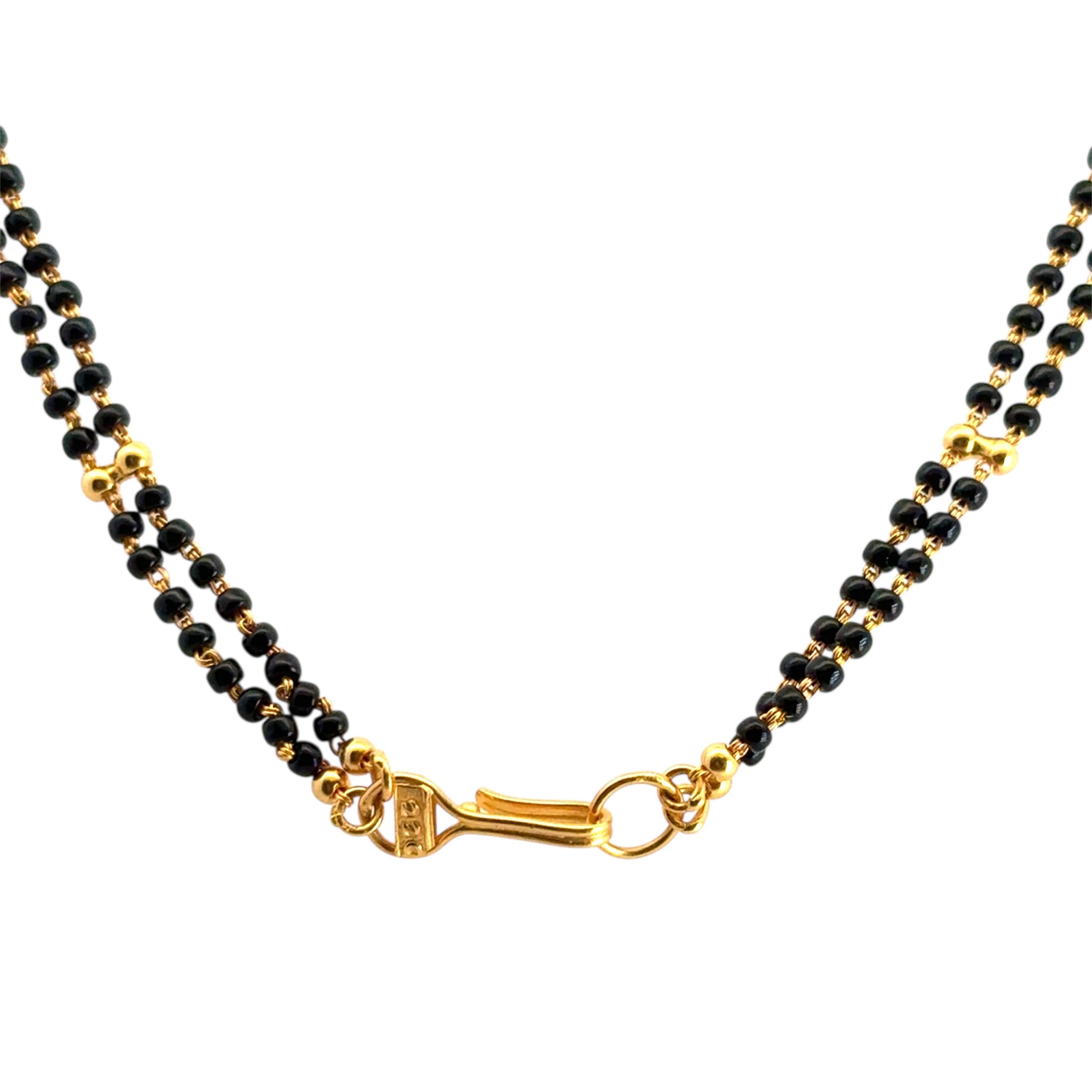 Halskette mit kühnem Anhänger, 22 Karat Gelbgold, doppelreihiger Schwarzgoldperlen-Perlen- und kühnem Vintage-Anhänger im Angebot 2