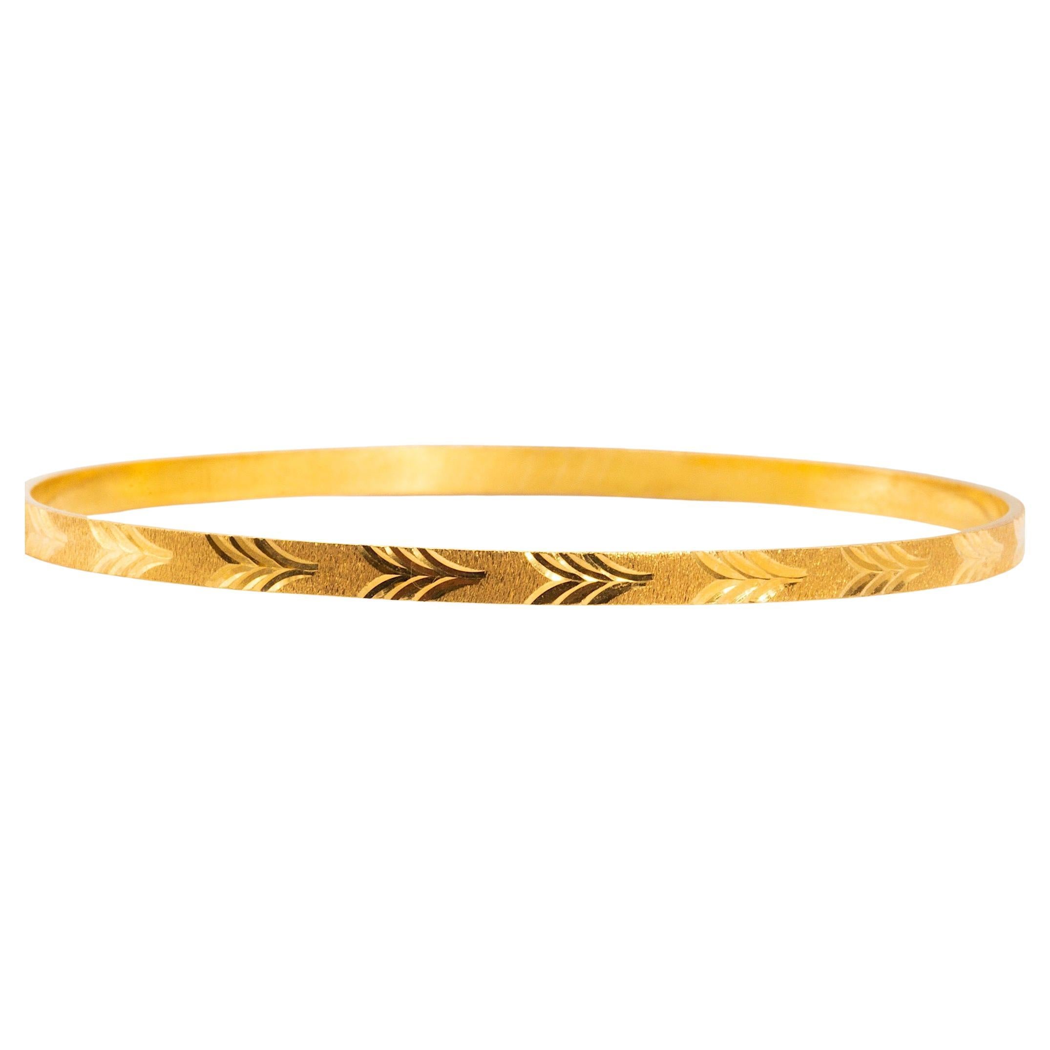 Vintage 22K Yellow Gold Etched Pattern Slip-on Bangle Bracelet