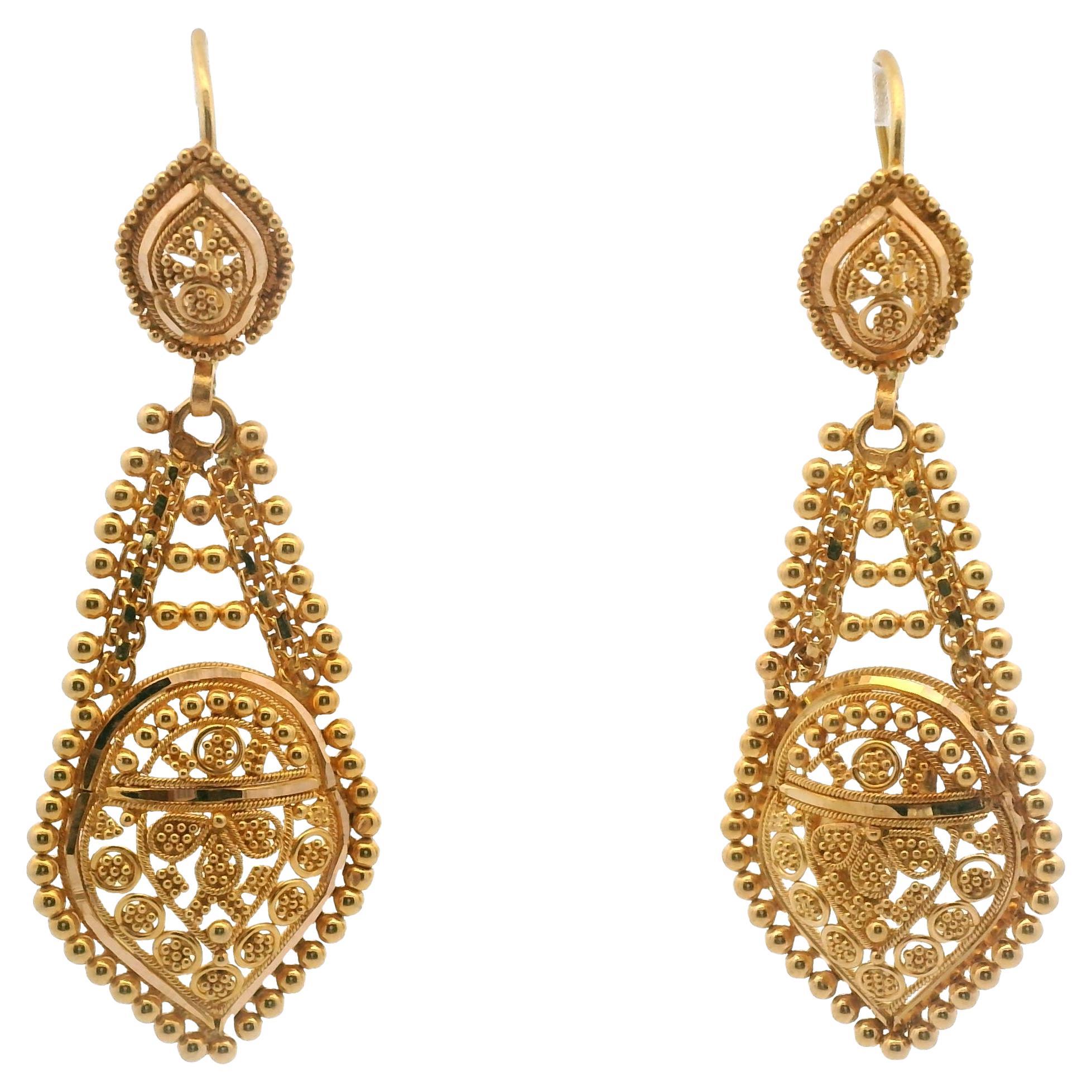 Vintage 22k Yellow Gold Filigree Openwork Dangle Earrings 1970s