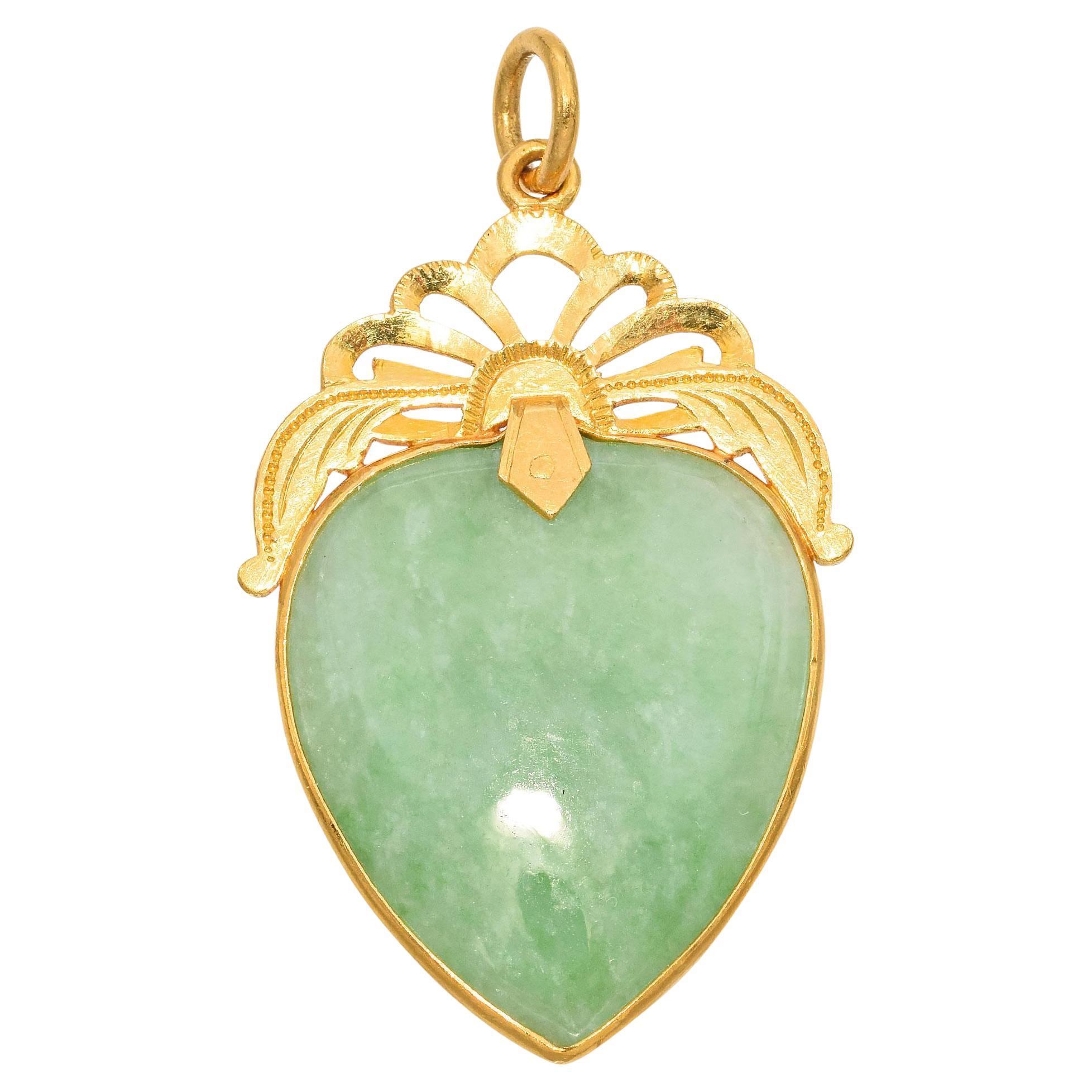Vintage 22k Yellow Gold Jade Cabochon Pendant