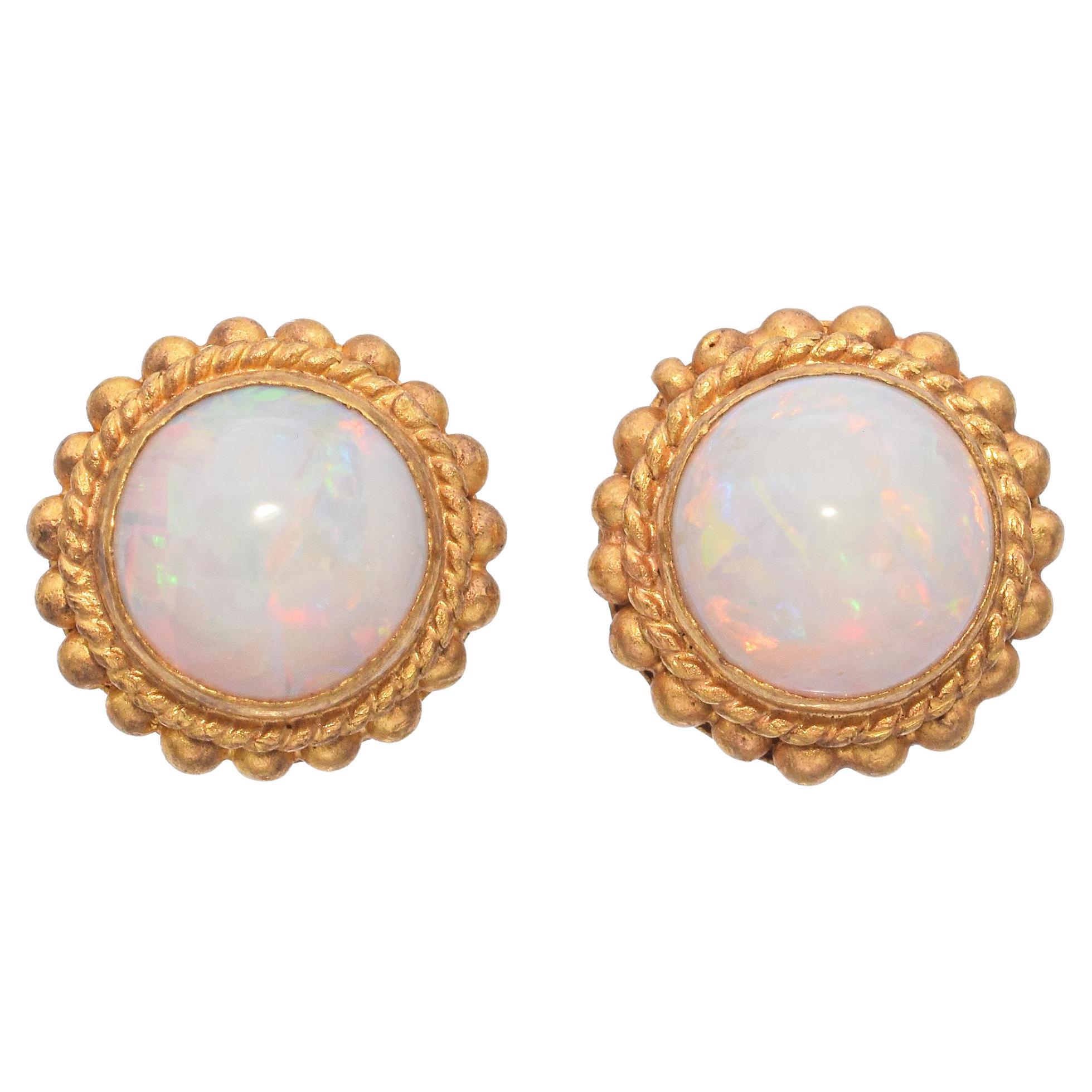 Pendientes vintage de oro amarillo de 22k con ópalo