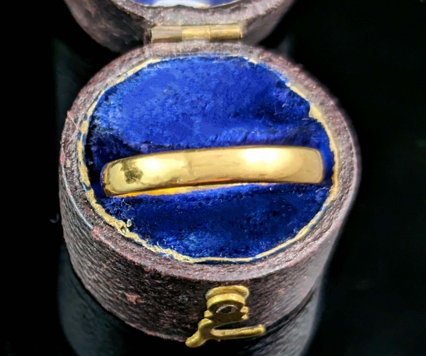 Vintage 22kt gold band ring, wedding band  For Sale 5