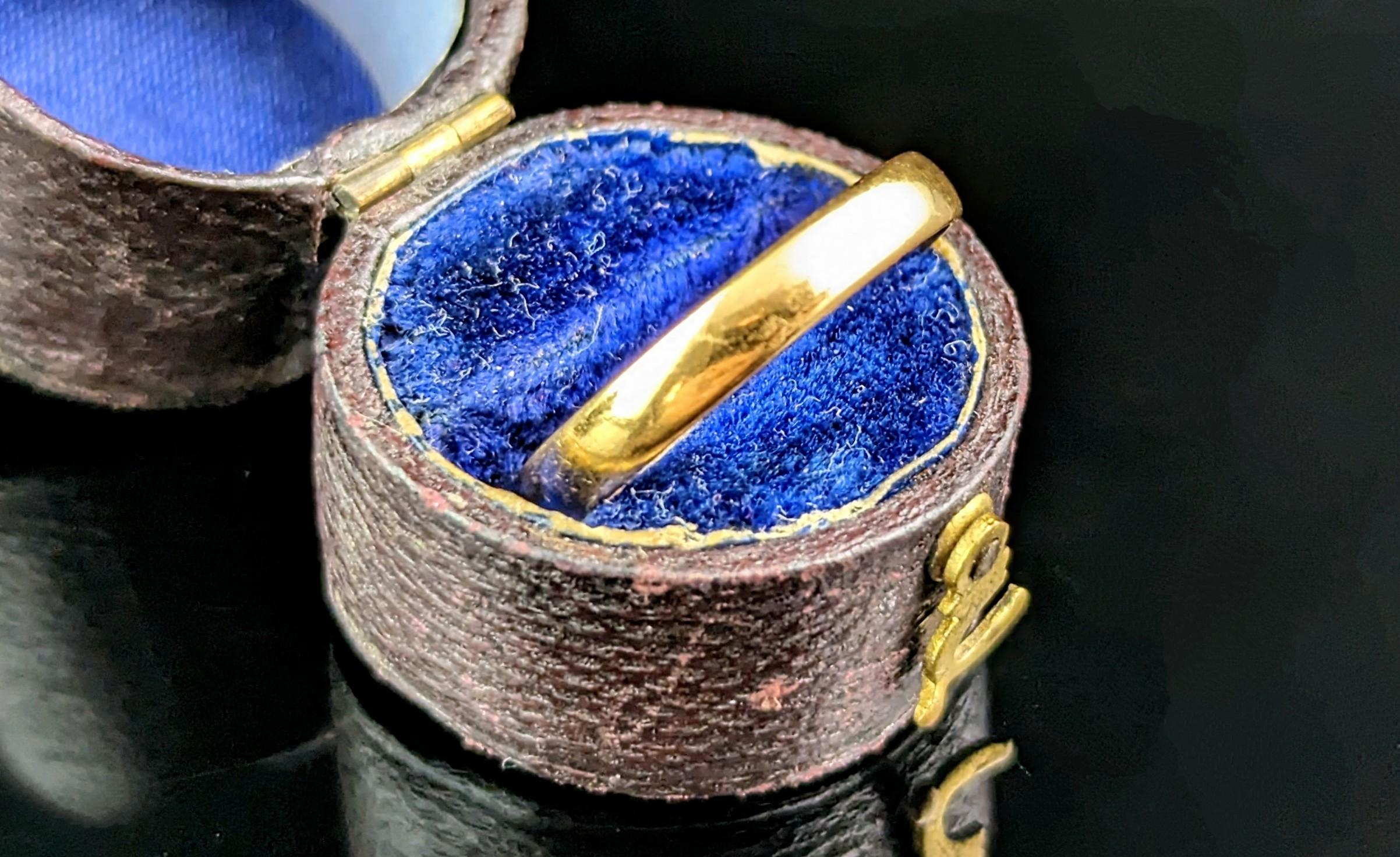 Vintage 22kt gold band ring, wedding band  For Sale 7