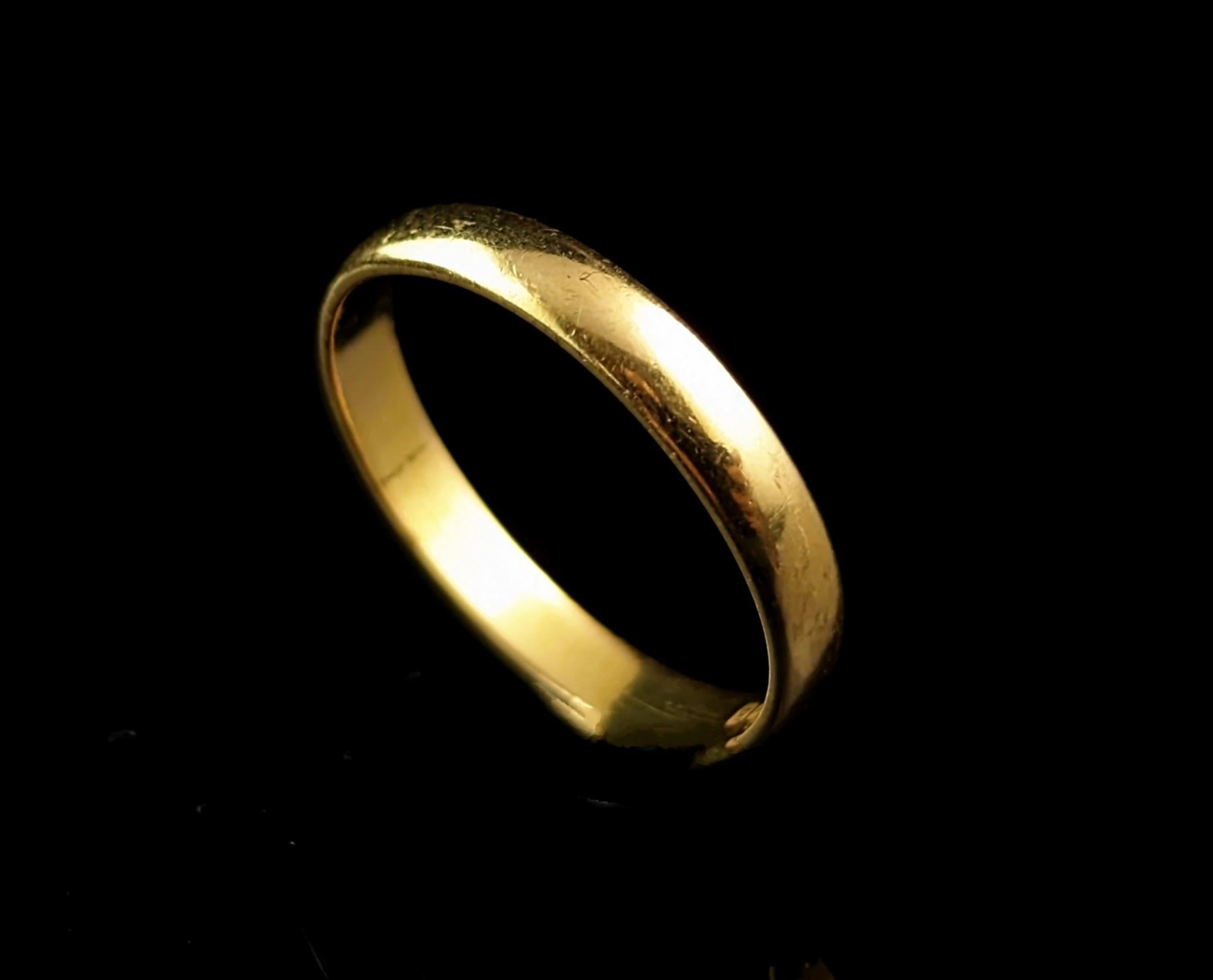 Vintage 22kt gold band ring, wedding band  In Good Condition For Sale In NEWARK, GB