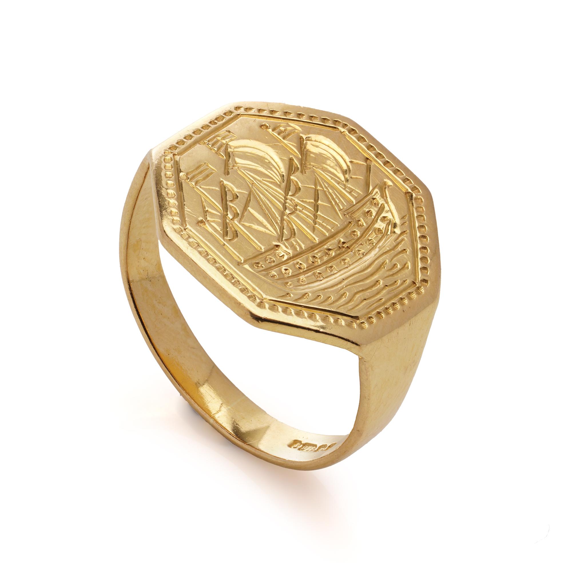 Vintage 22kt. yellow gold signet ring featuring the man-of-war ship For Sale 2
