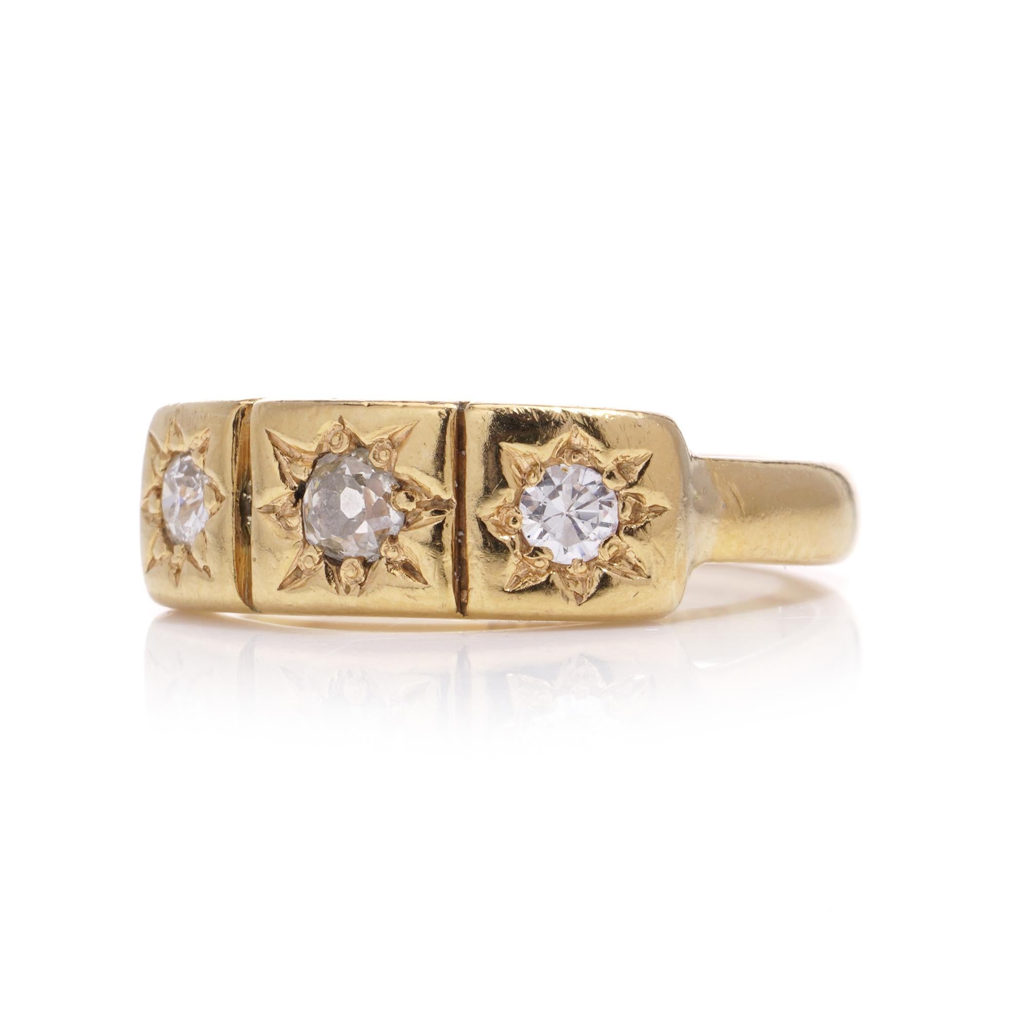 Women's or Men's Vintage 22kt Yellow Gold Three-Stone Diamond Ring For Sale
