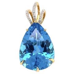 Vintage 23 Carat Pear Shape Swiss Blue Topaz and Diamond Gold Pendant Necklace