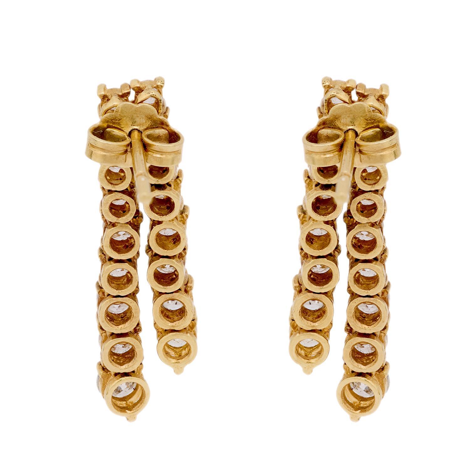 Brilliant Cut Vintage 2.30 carat total weight diamond 18k yellow gold earrings For Sale