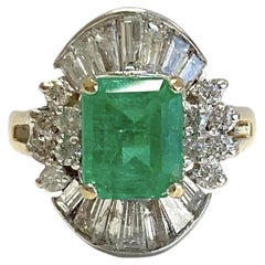 Vintage 2,32 Karat grüner Smaragd mit Diamanten in 14k Gelbgold