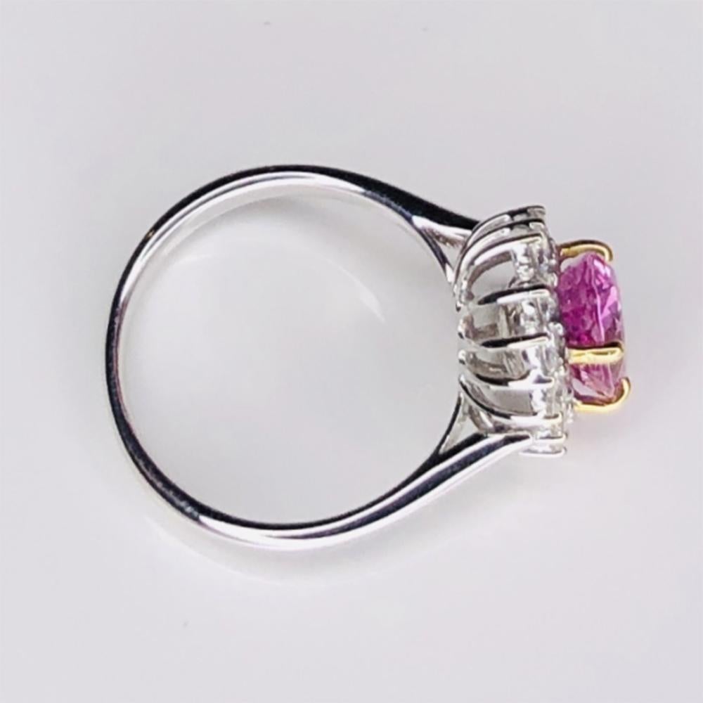 Vintage 2.32 Carat Pink Sapphire Diamond Gold Cocktail Ring Estate Fine Jewelry In Excellent Condition For Sale In Montreal, QC