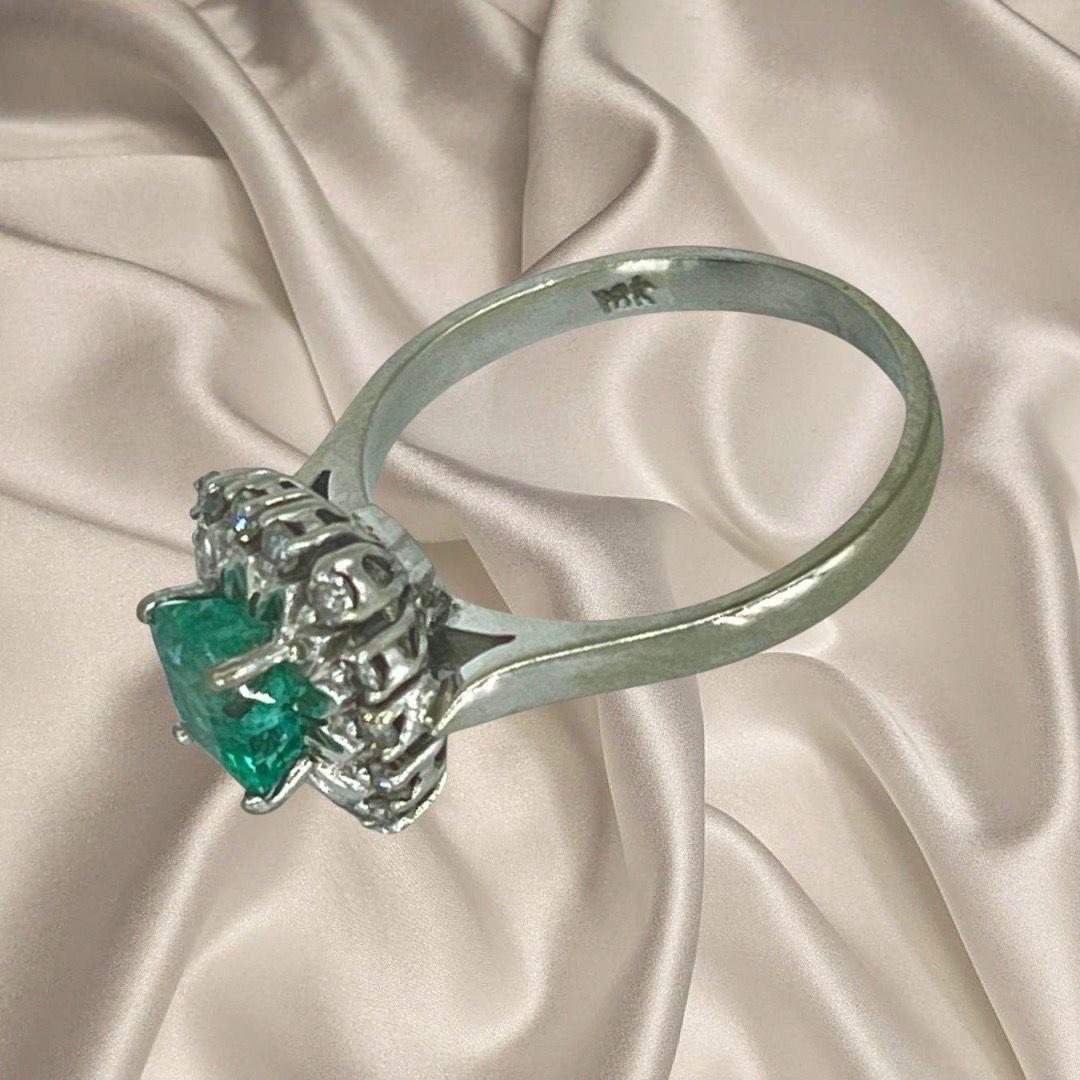 Vintage 2.33 Carat Emerald and Diamond Ring Dangle Drop Earrings Set 18k For Sale 4