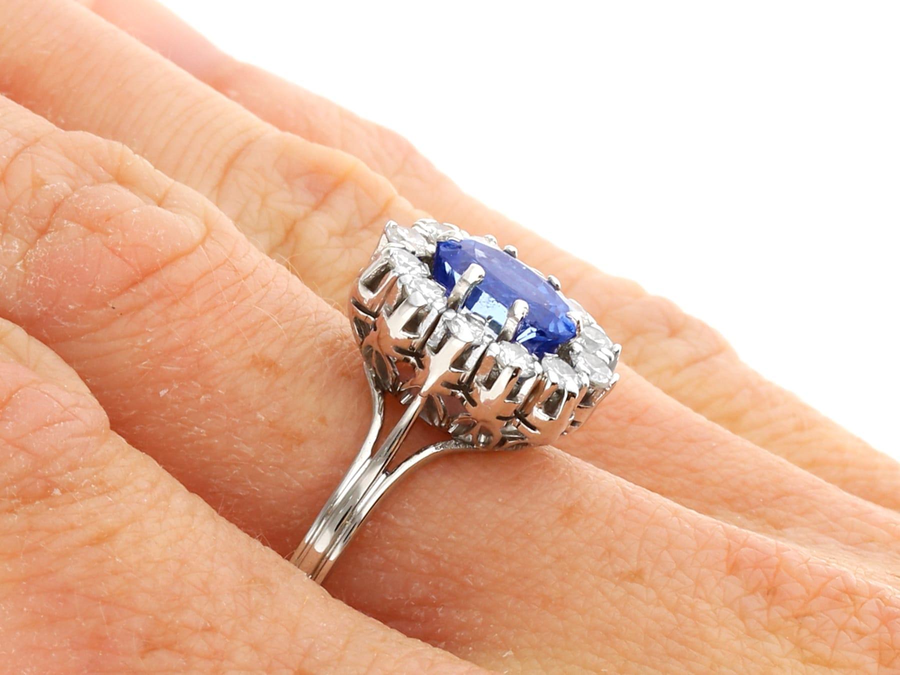 Vintage 2.36 Carat Basaltic Sapphire and Diamond 18k White Gold Cluster Ring  For Sale 4