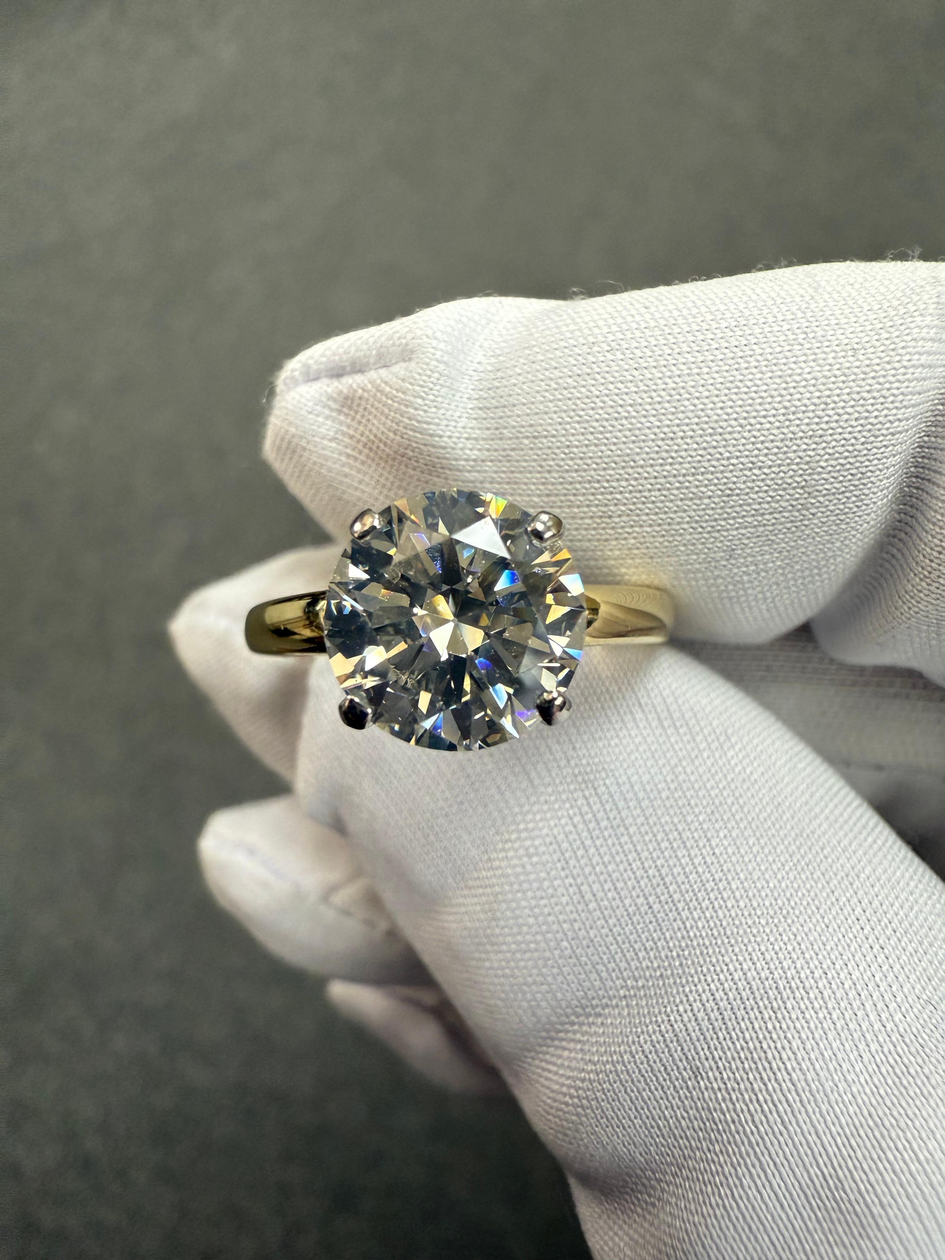 Vintage 2.36 Carat Solitaire Diamond 18k Yellow Gold Platinum Engagement Ring in vendita 6