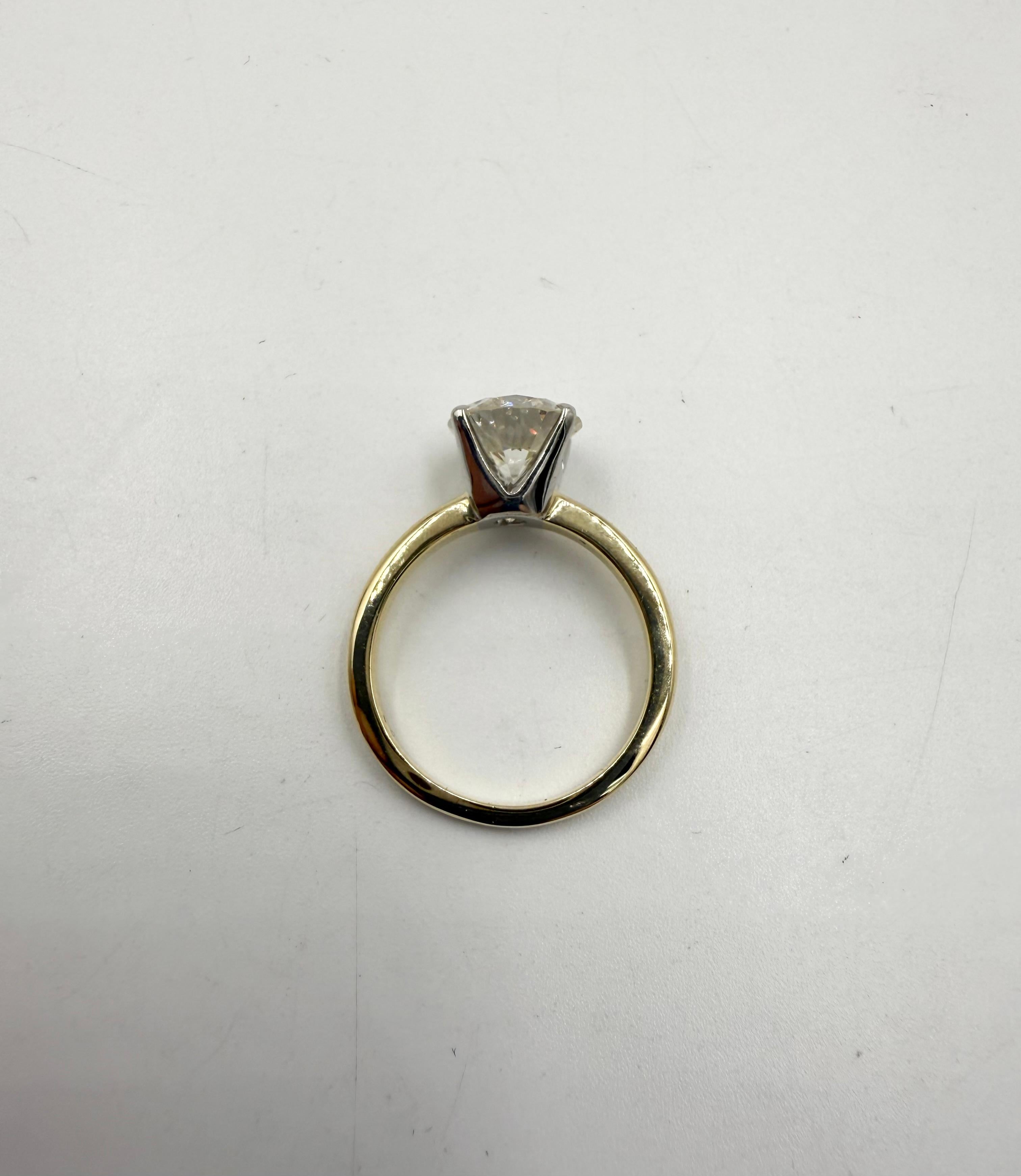 Vintage 2.36 Carat Solitaire Diamond 18k Yellow Gold Platinum Engagement Ring in vendita 2