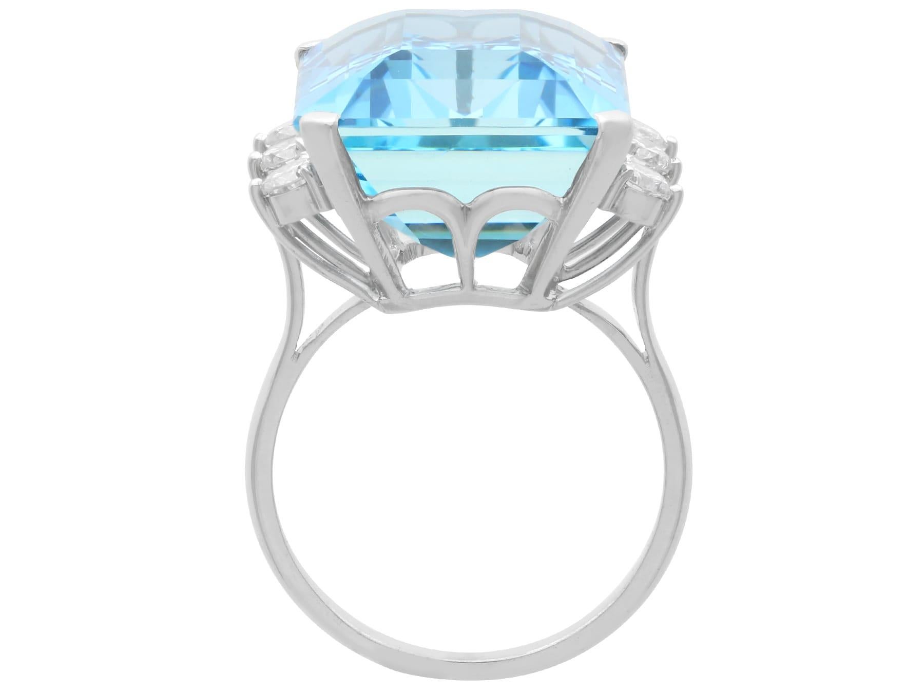 Bague vintage en platine avec aigue-marine de 23,68 carats et diamants de 0,52 carat, c. 1980 en vente 2