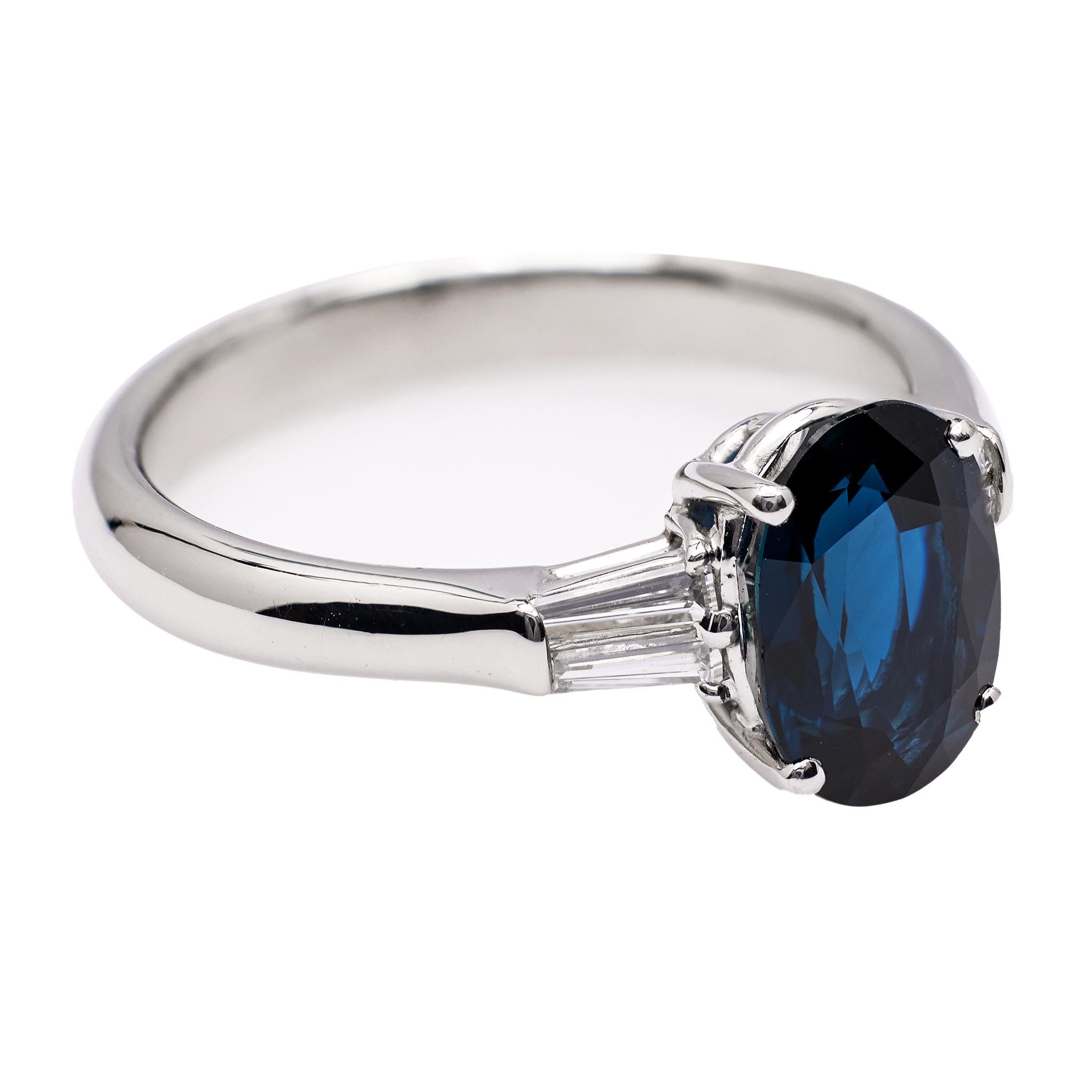 Women's or Men's Vintage 2.38 Carat Sapphire and Diamond Platinum Ring