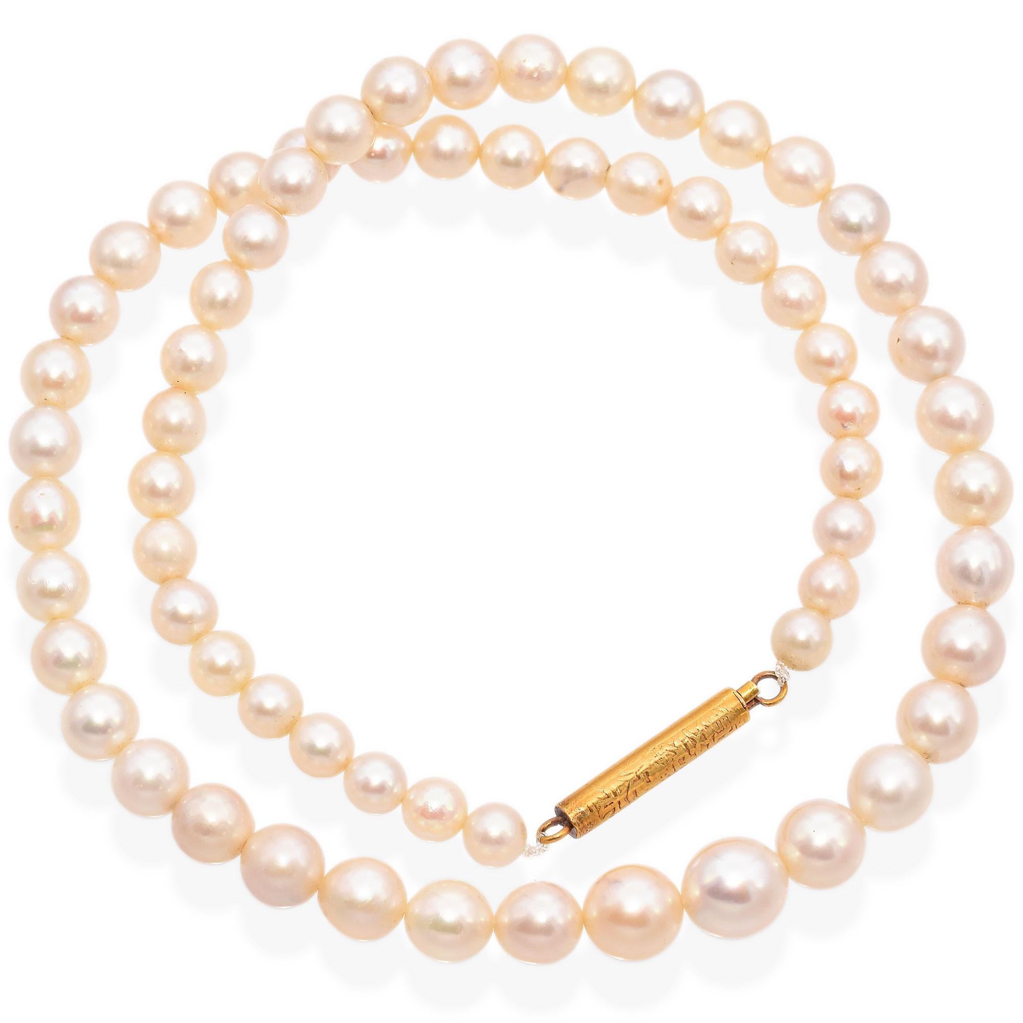 Vintage 23K Yellow Gold Graduated Pearl Beaded Strand Necklace In Good Condition For Sale In New York, NY