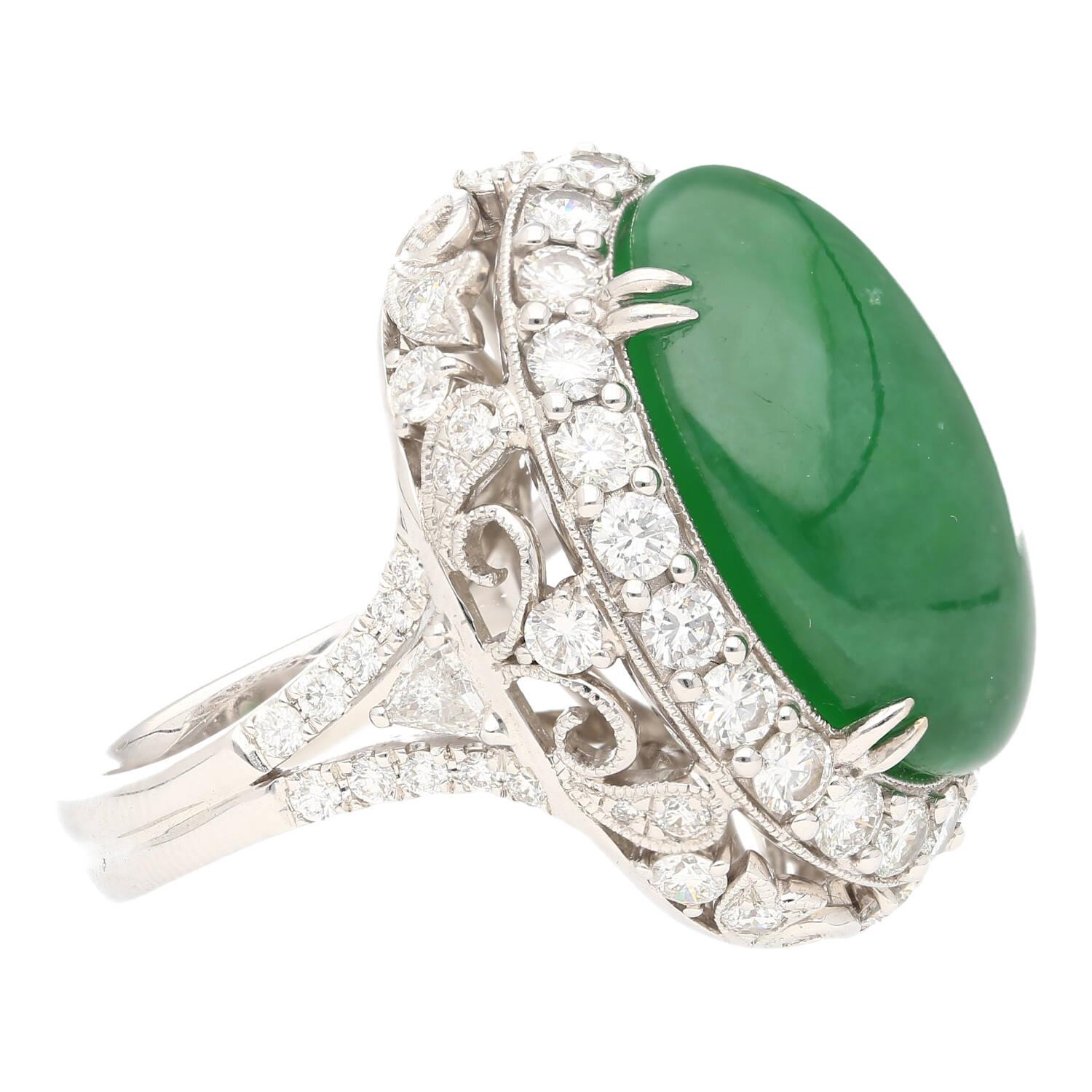 Vintage 24 Carat Cabochon Cut Jadeite Jade & Round Cut Diamond Halo Ring In New Condition For Sale In Miami, FL