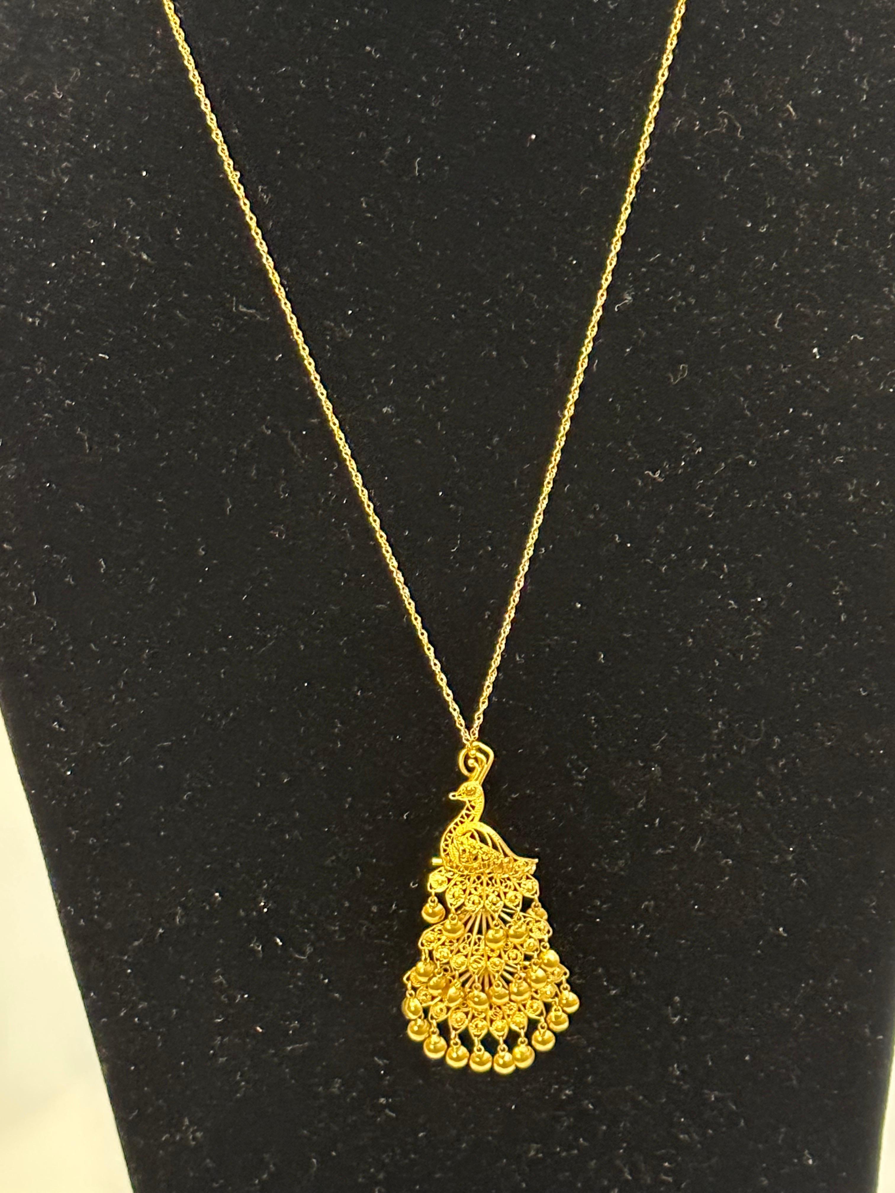 Vintage 24 Kt Yellow Gold 3.4 Gm Peacock Pin / Pendant + 14 K Chain Necklace In New Condition In New York, NY