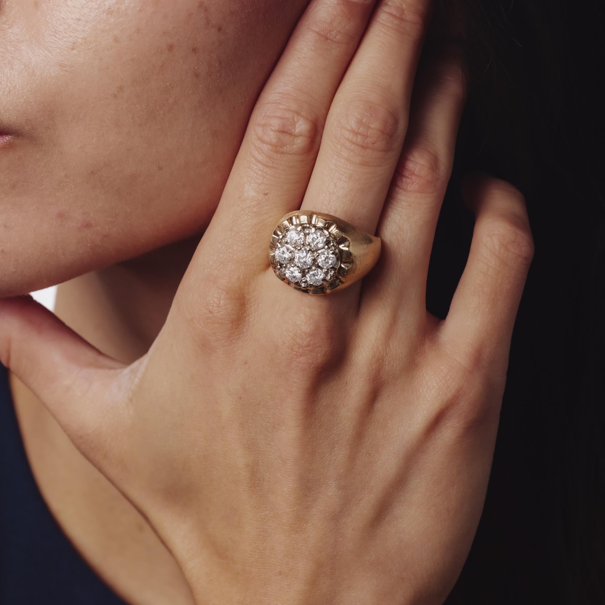 Taille vieille Europe Bague vintage en or jaune et blanc 14k avec un diamant de 2,40 carats en vente