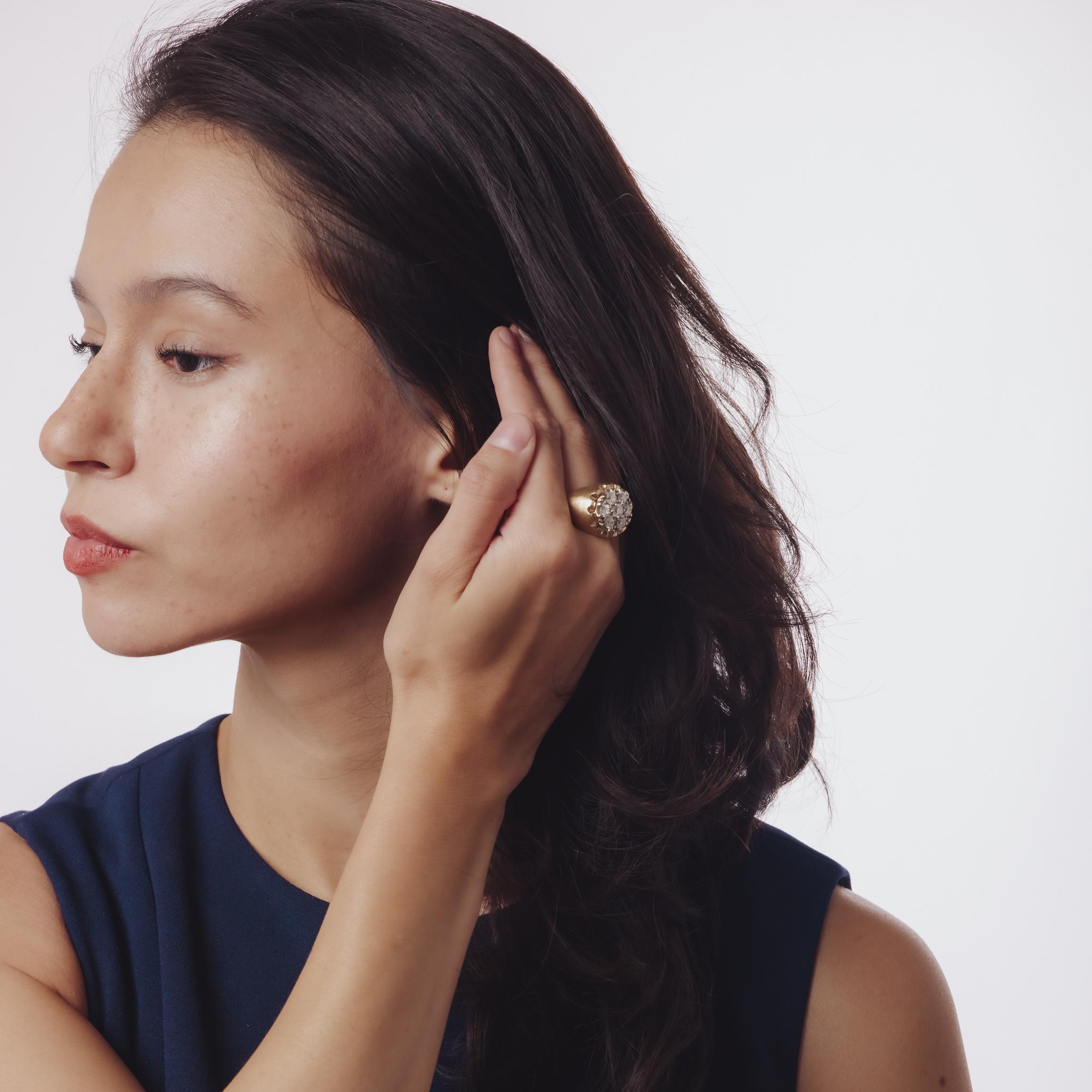 Bague vintage en or jaune et blanc 14k avec un diamant de 2,40 carats Pour femmes en vente