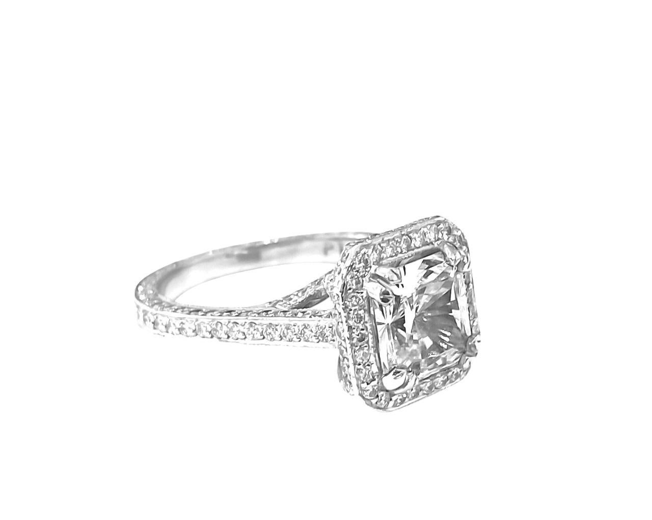 Women's Vintage 2.40 Carat Diamond Engagement Ring in 14k Gold For Sale