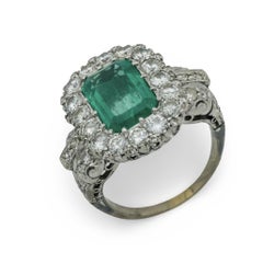 Anello cocktail vintage con smeraldo e diamante a grappolo in platino da 2,40 carati