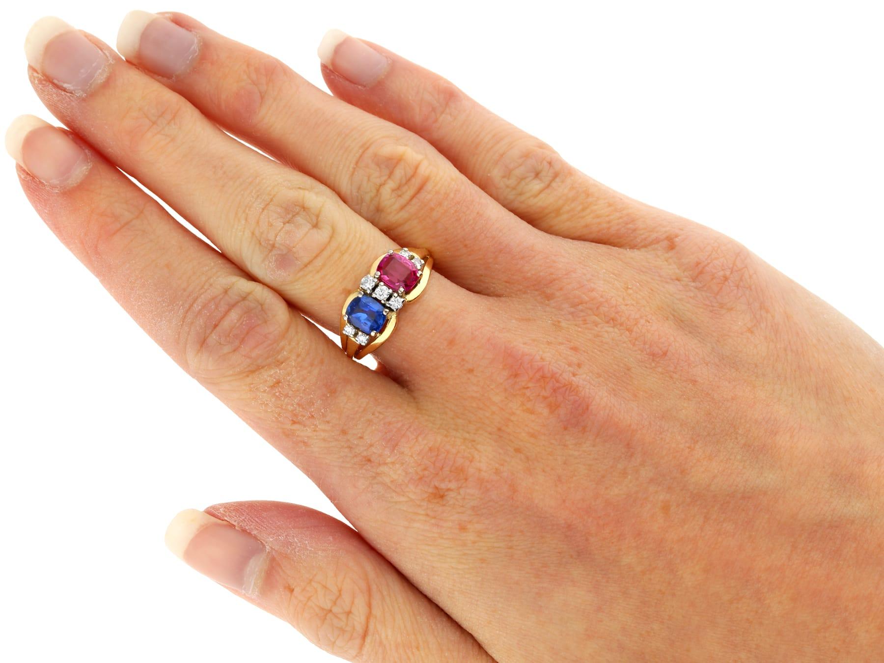 Vintage 2.40 Carat Sapphire and 0.19 Carat Diamond 18k Yellow Gold Dress Ring For Sale 1